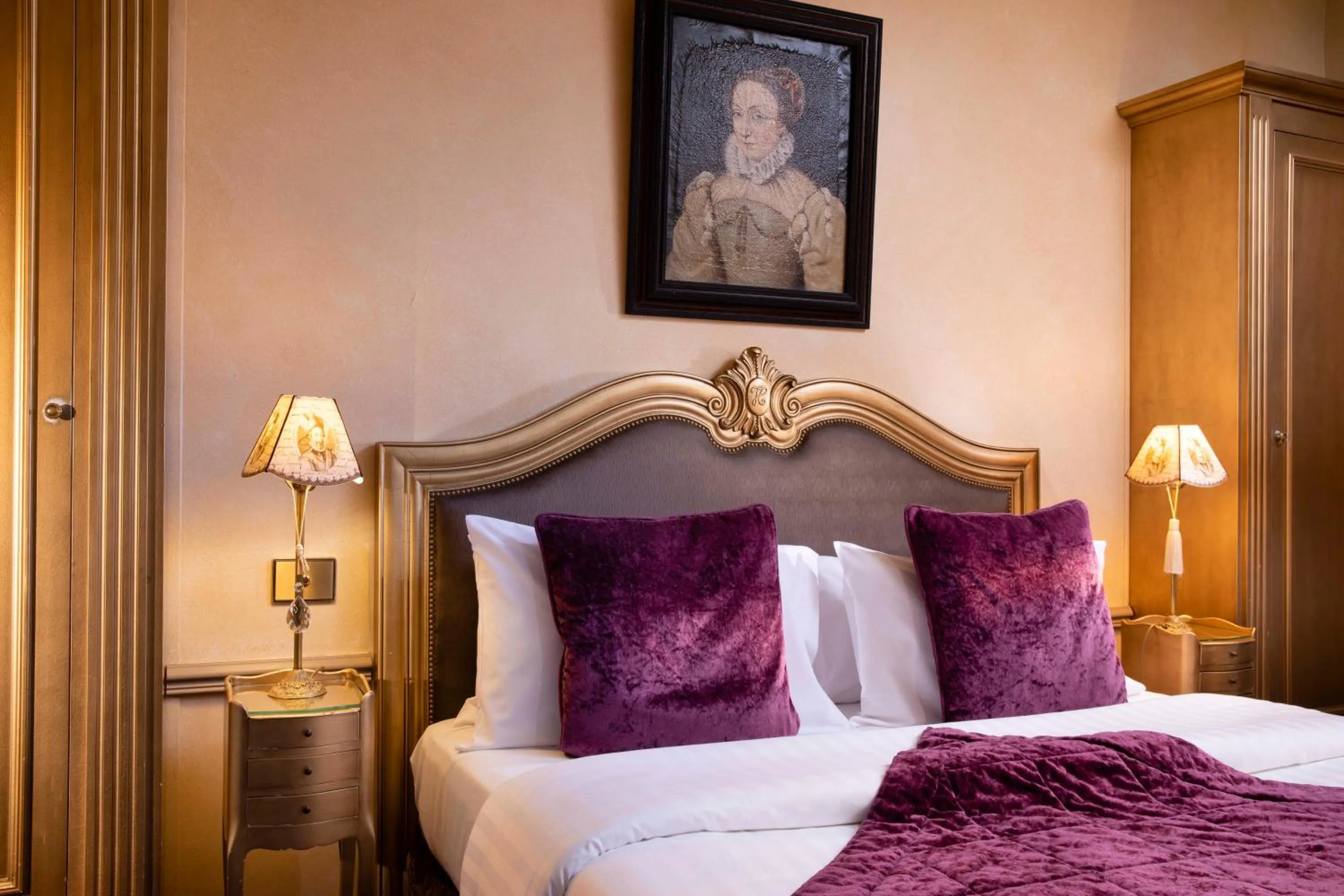 Bedroom, Bed in Hotel Residence Henri IV