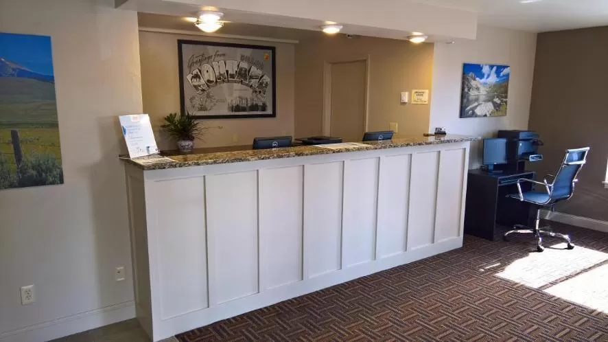 Lobby or reception in Super 8 by Wyndham Dillon