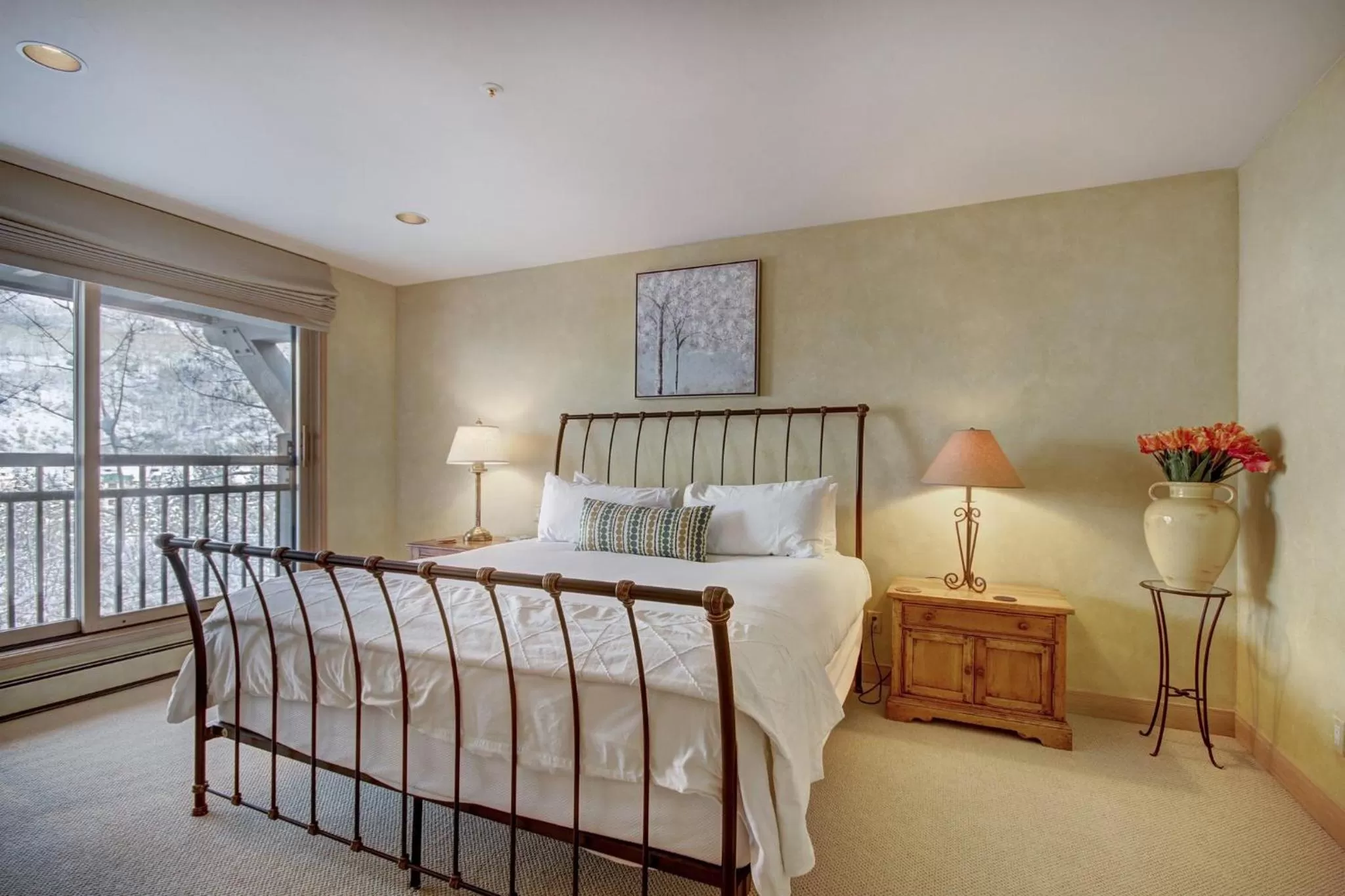 Photo of the whole room, Bed in The Pines Lodge, a RockResort, by Vail Resorts