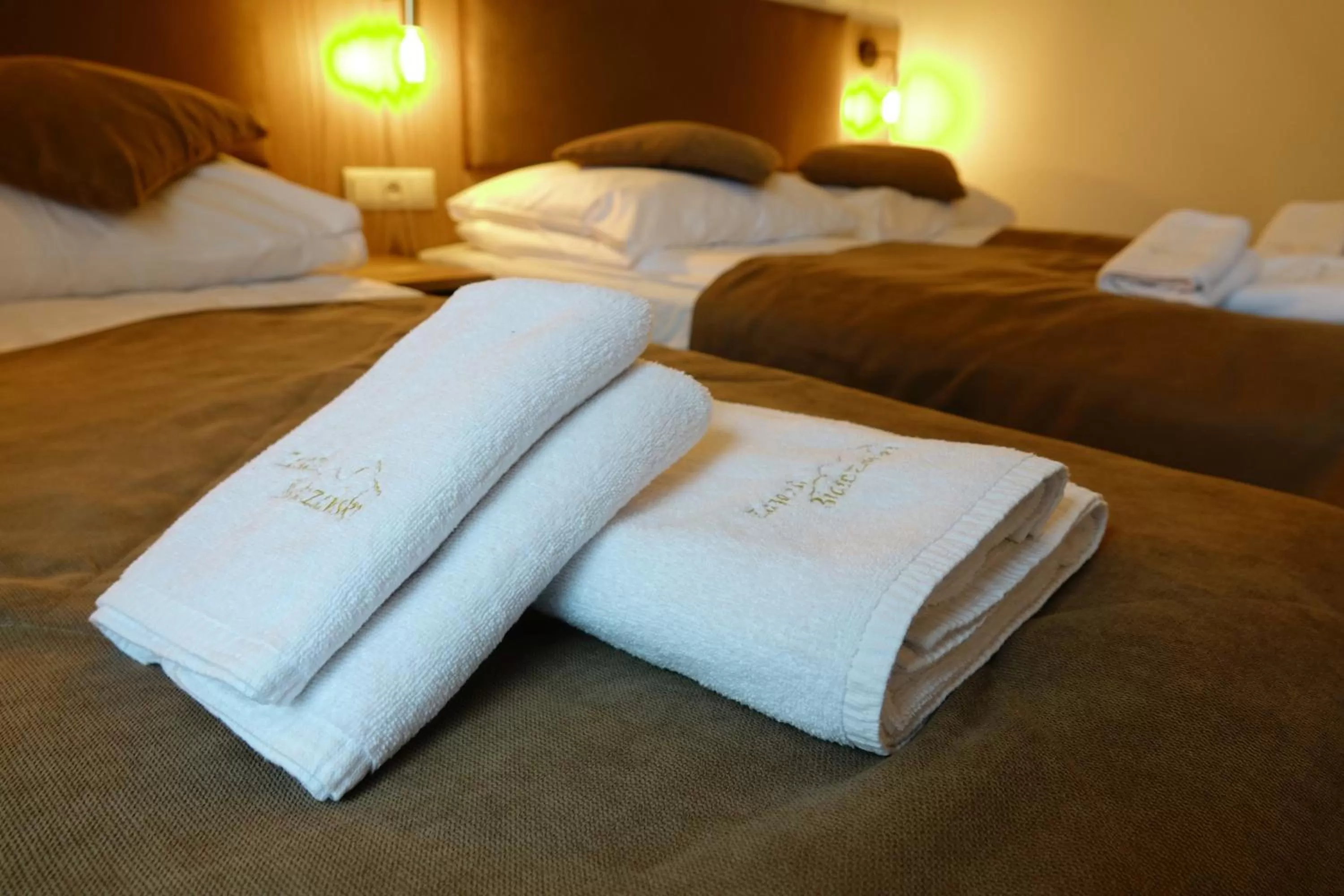 Bed in Zajazd Białczański Dom Wypoczynkowy Restauracja