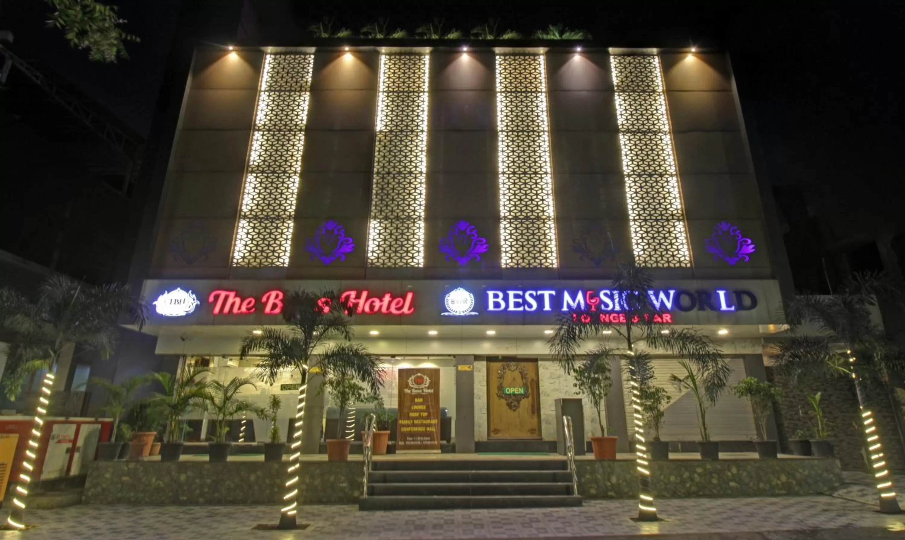 Facade/entrance in Treebo The Boss