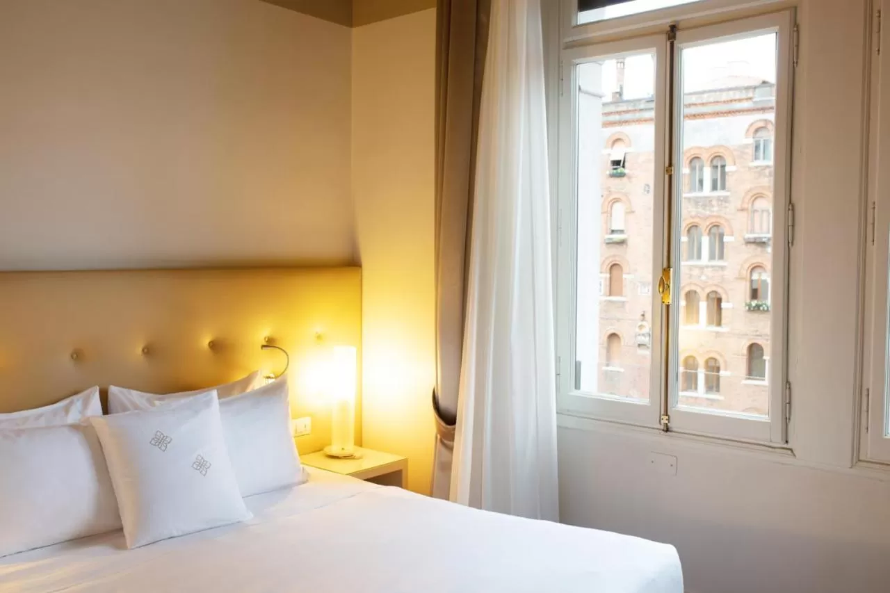 Bedroom, Bed in Palazzo Barocci