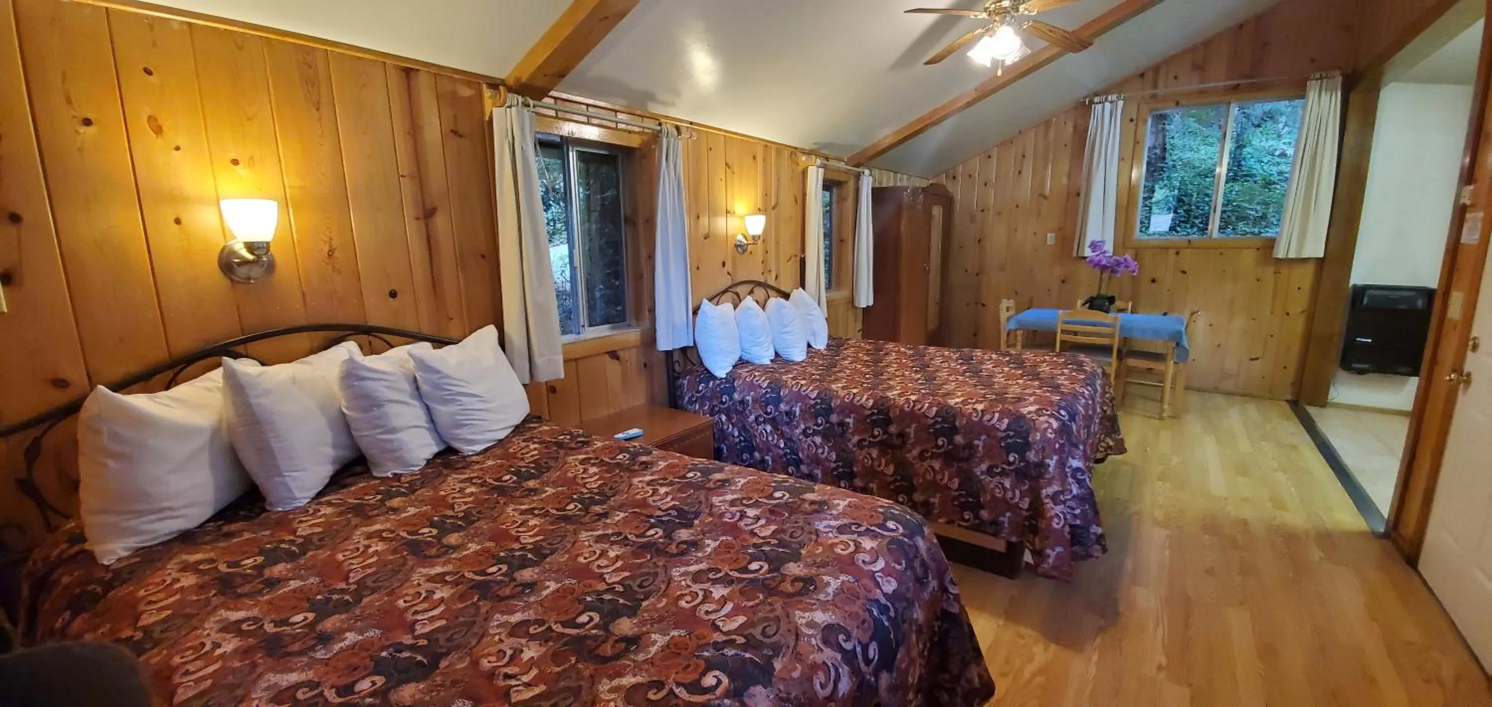 Bed in Fern River Resort