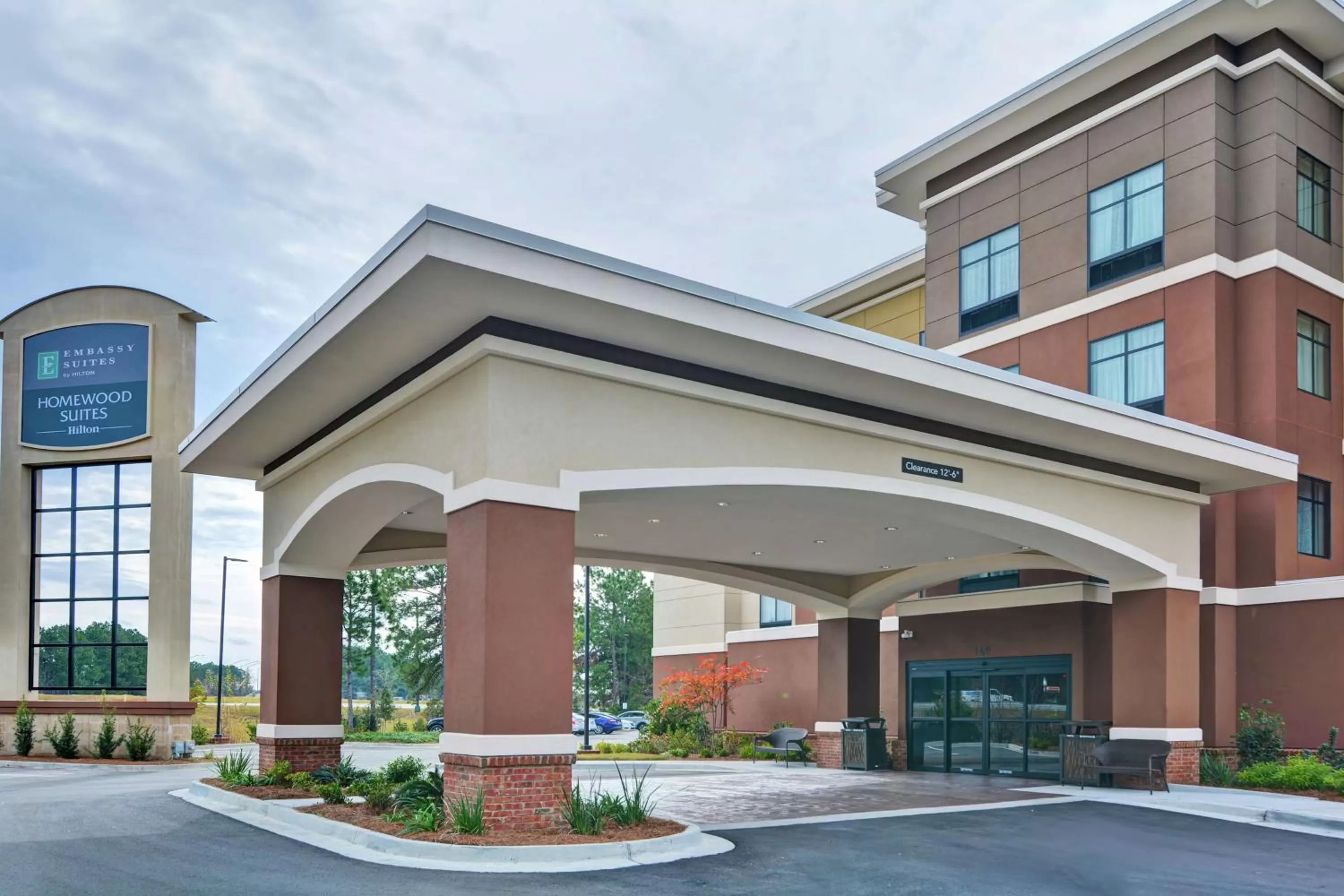 Property building in Homewood Suites By Hilton Savannah Airport