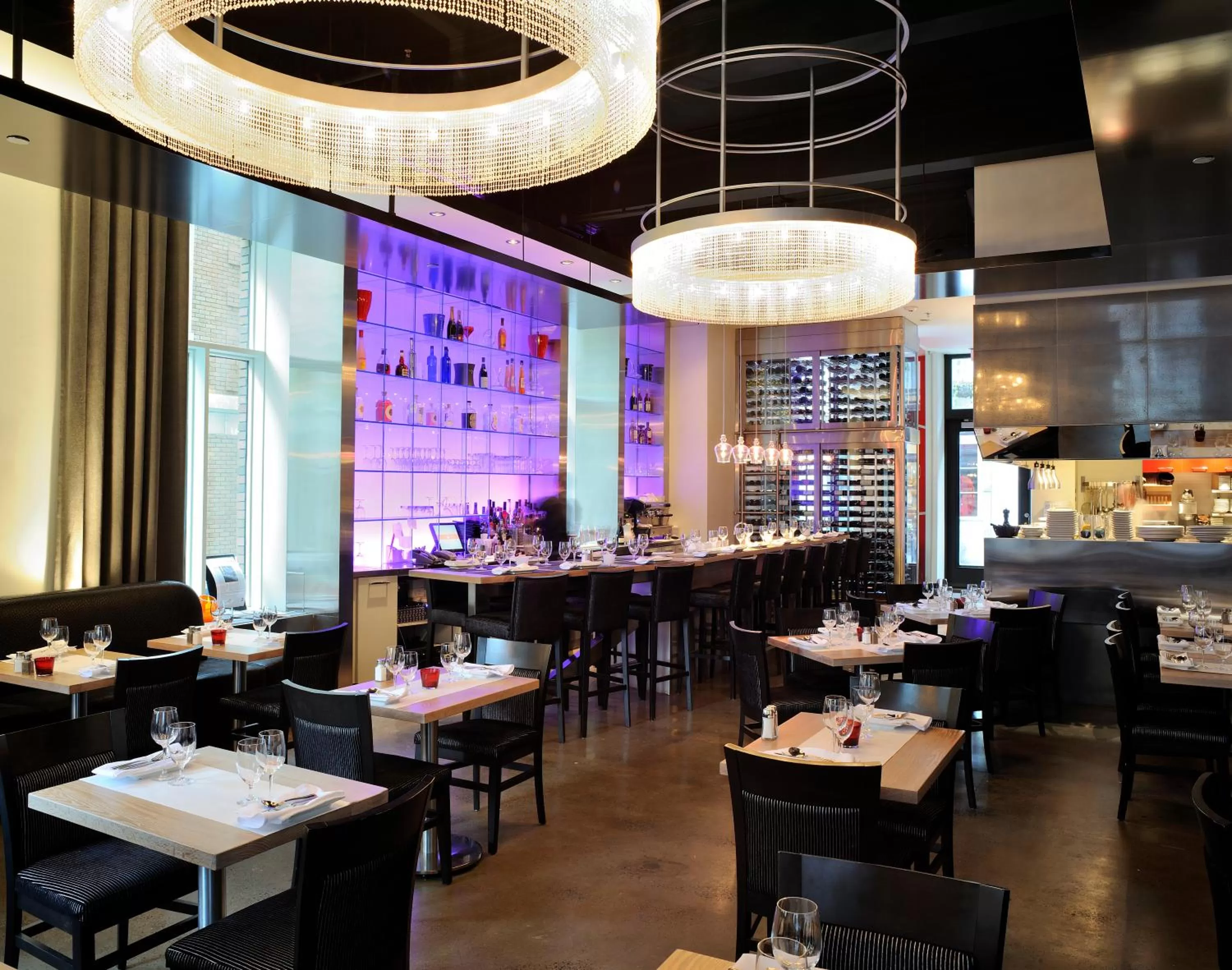 Restaurant/places to eat in Hotel 71 by Preferred Hotels & Resorts