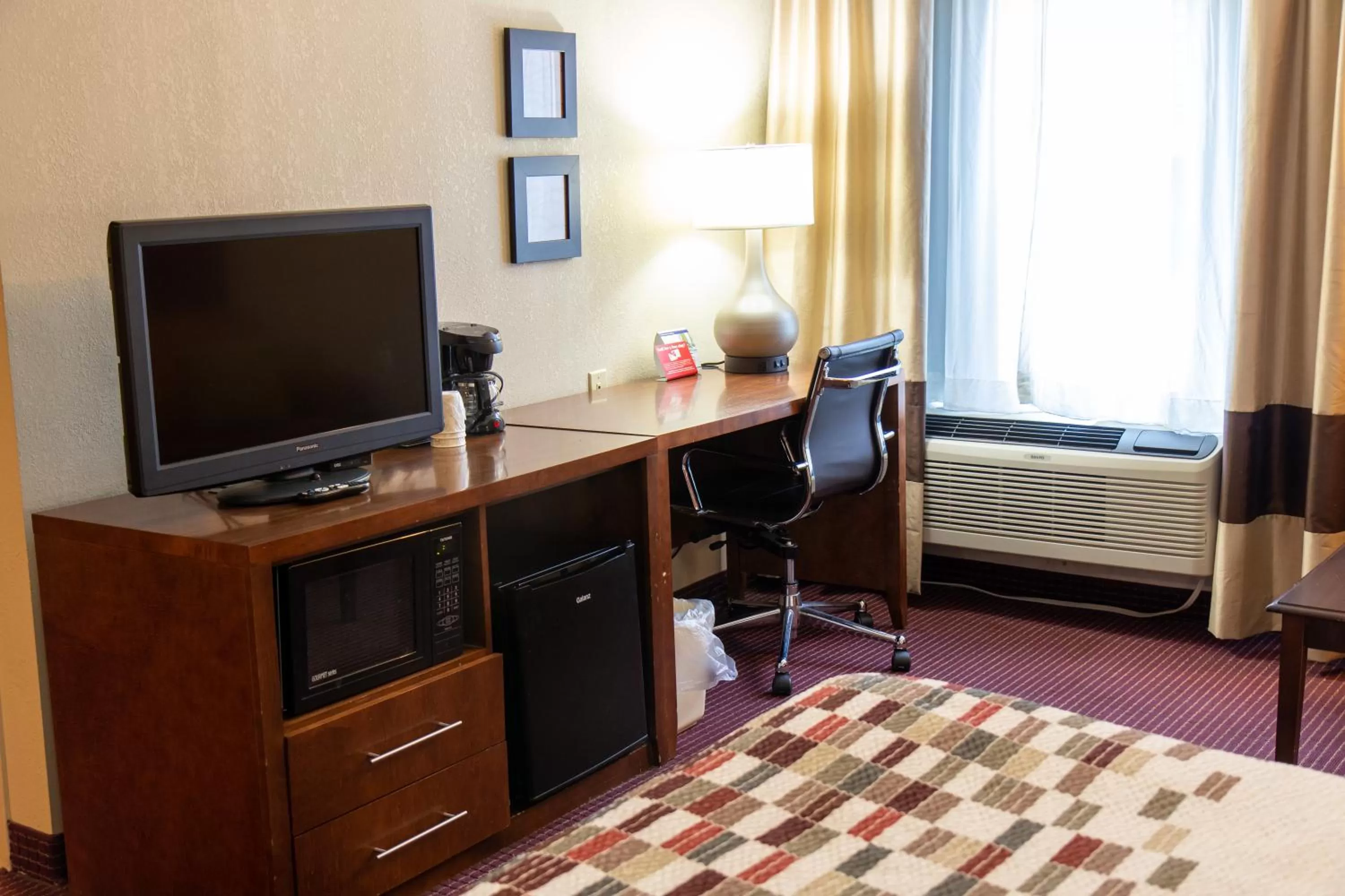 Superior King Room Non-Smoking in Red Roof Inn Newport News - Yorktown