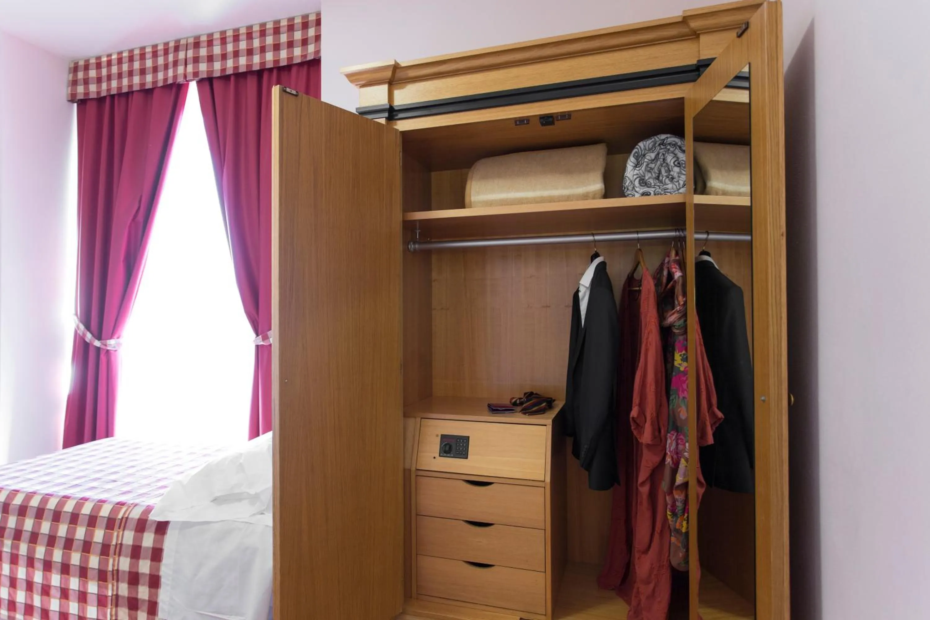 Bedroom, Bed in Hotel Il Giardino