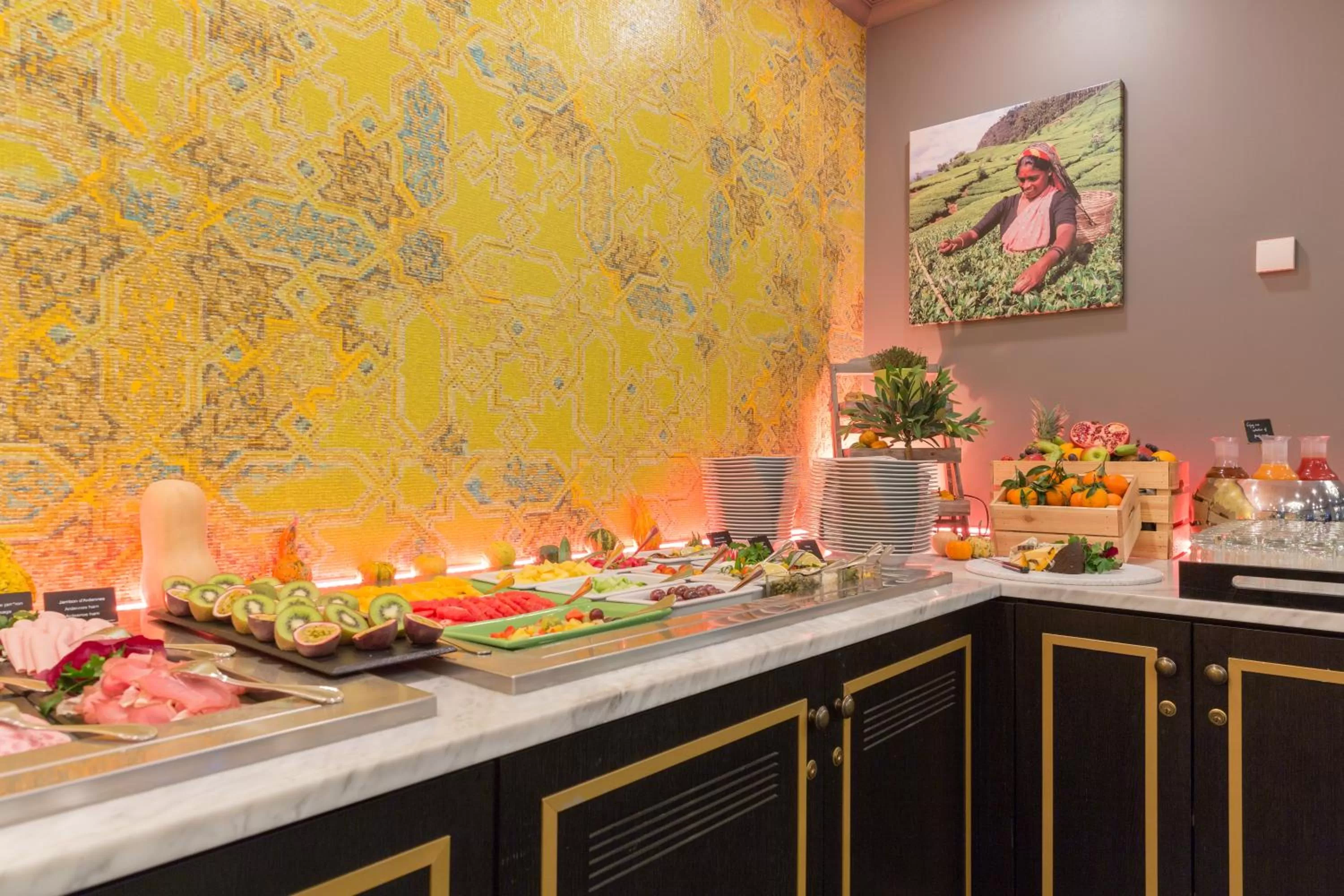 Buffet breakfast in Thon Hotel Bristol Stephanie