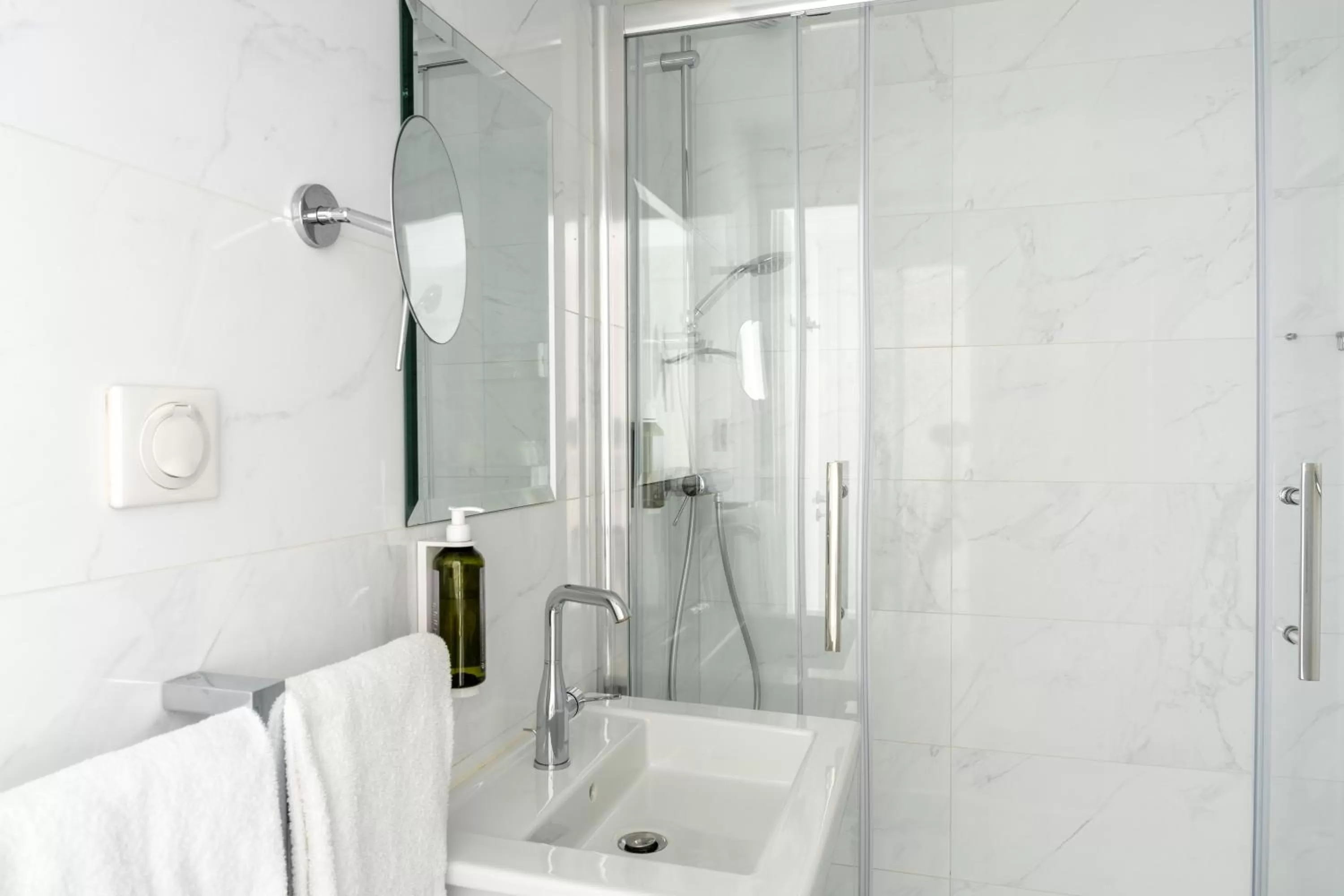 Bathroom in Hotel Astoria - Astotel