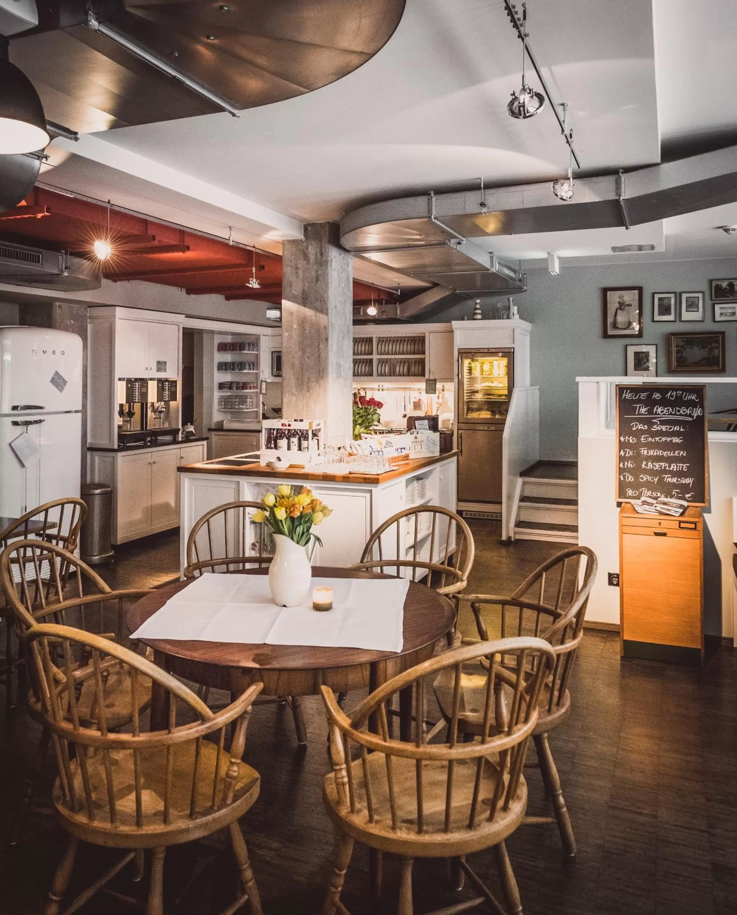 Decorative detail in Henri Hotel Hamburg Downtown