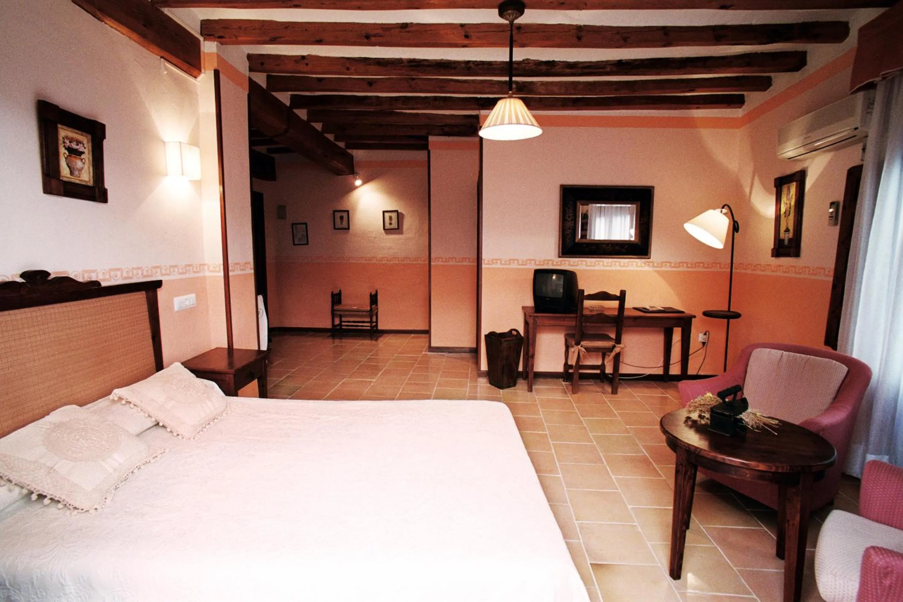 Photo of the whole room, Bed in Hospederia Meson de la Dolores