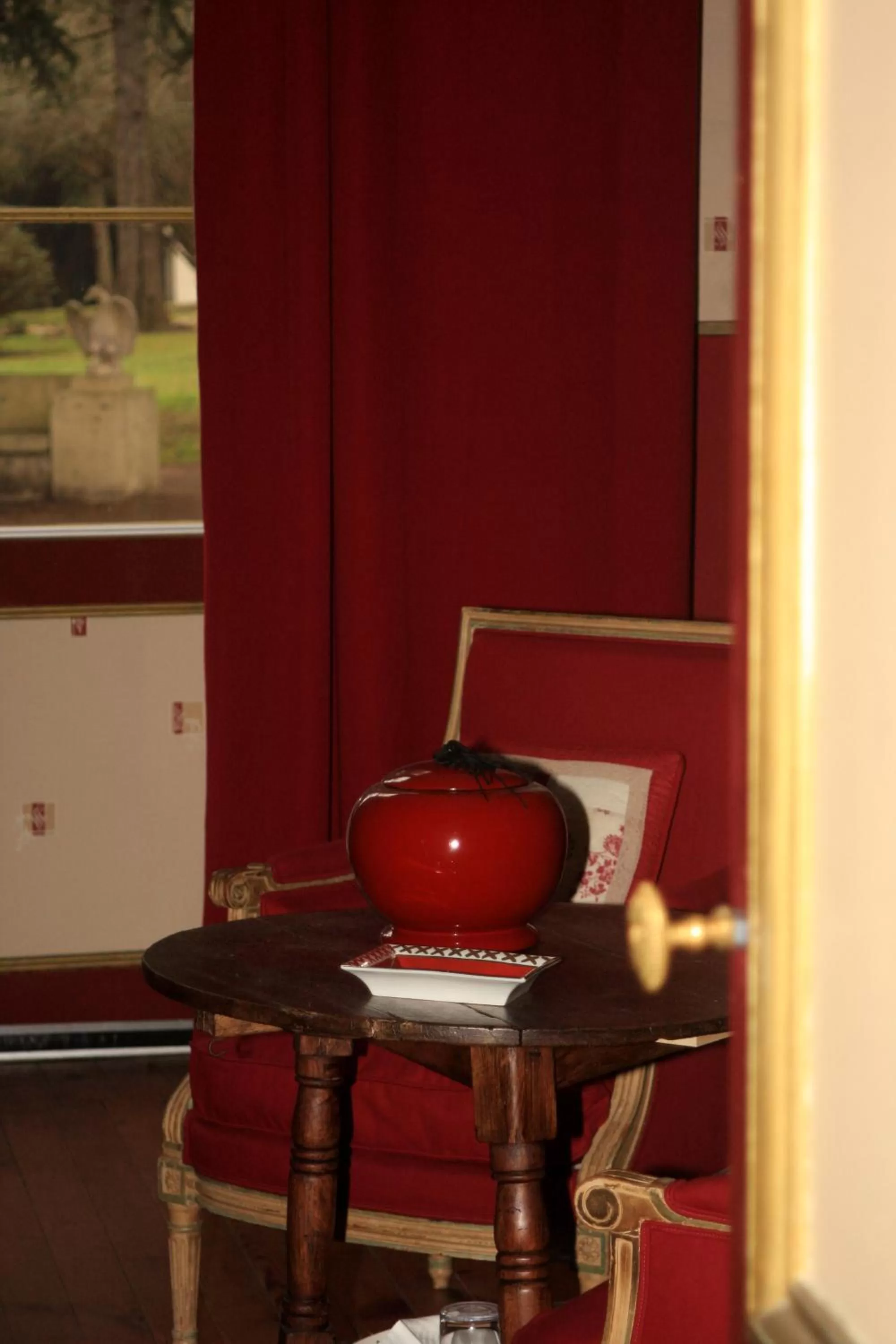 Seating area in Château la Moune