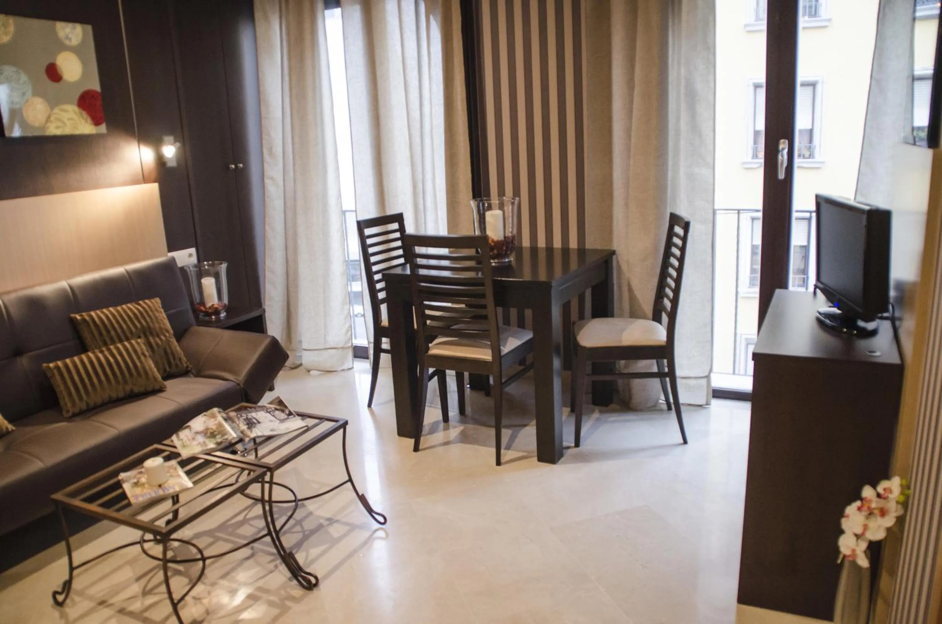 Day in Hotel Duquesa