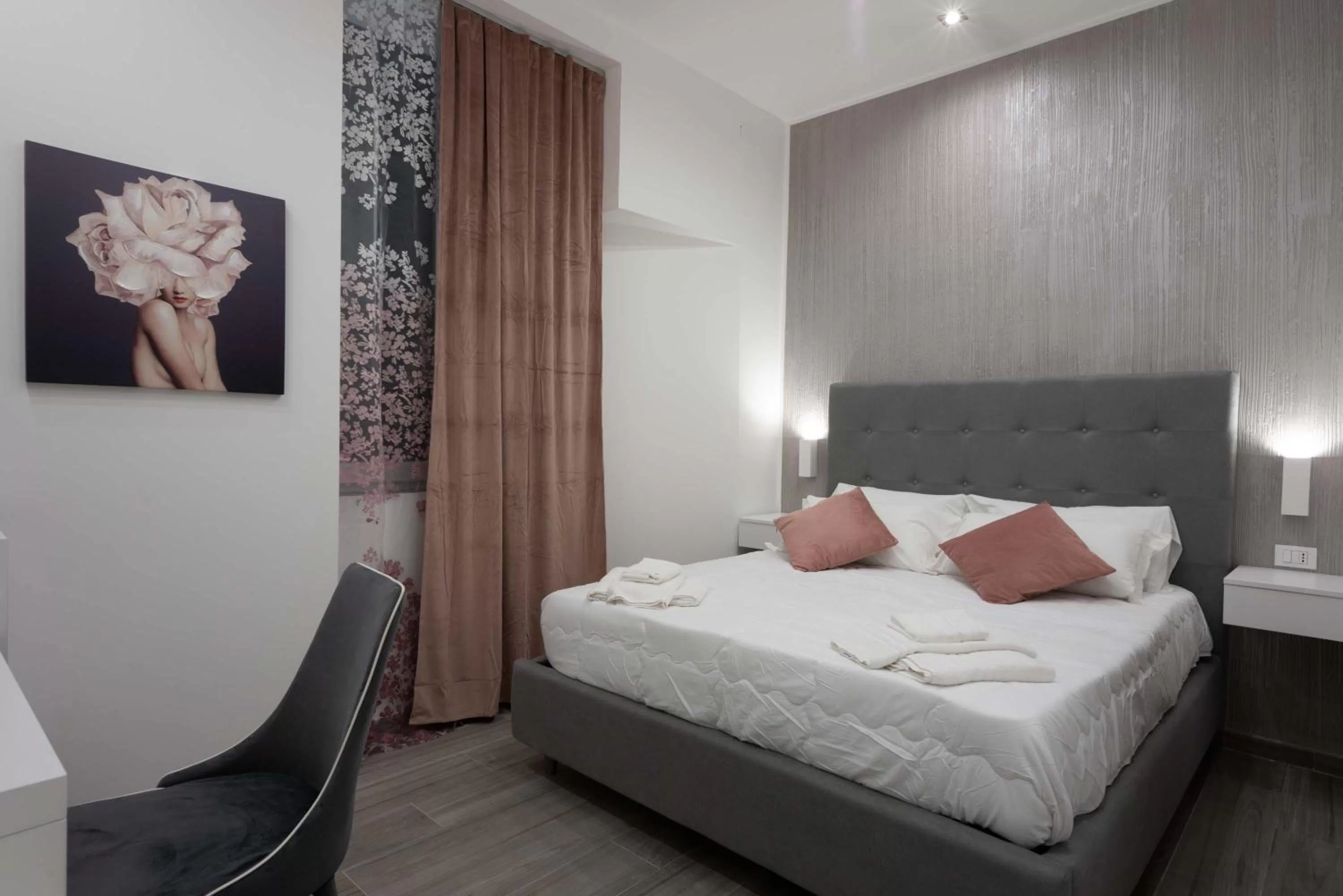 Photo of the whole room, Bed in Blanc Rooms