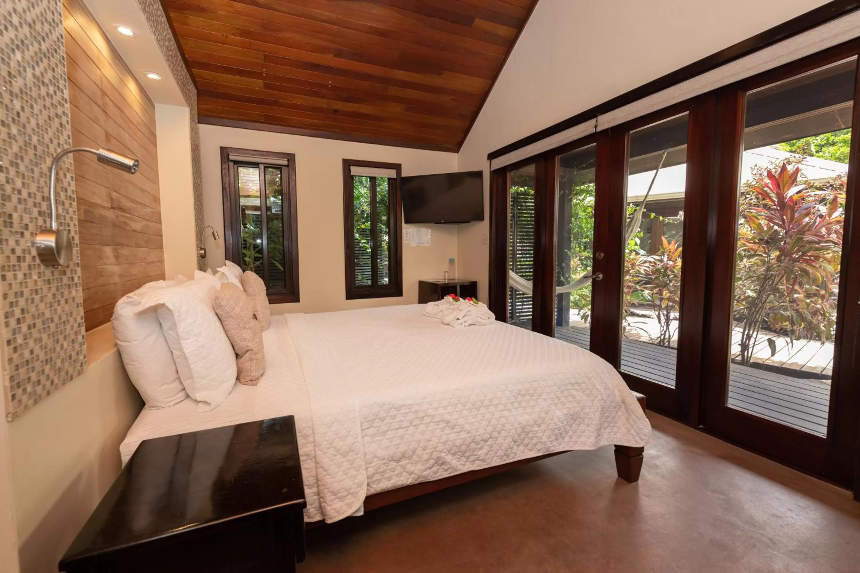 Bed in PUR Boutique Cabanas, Adults Only