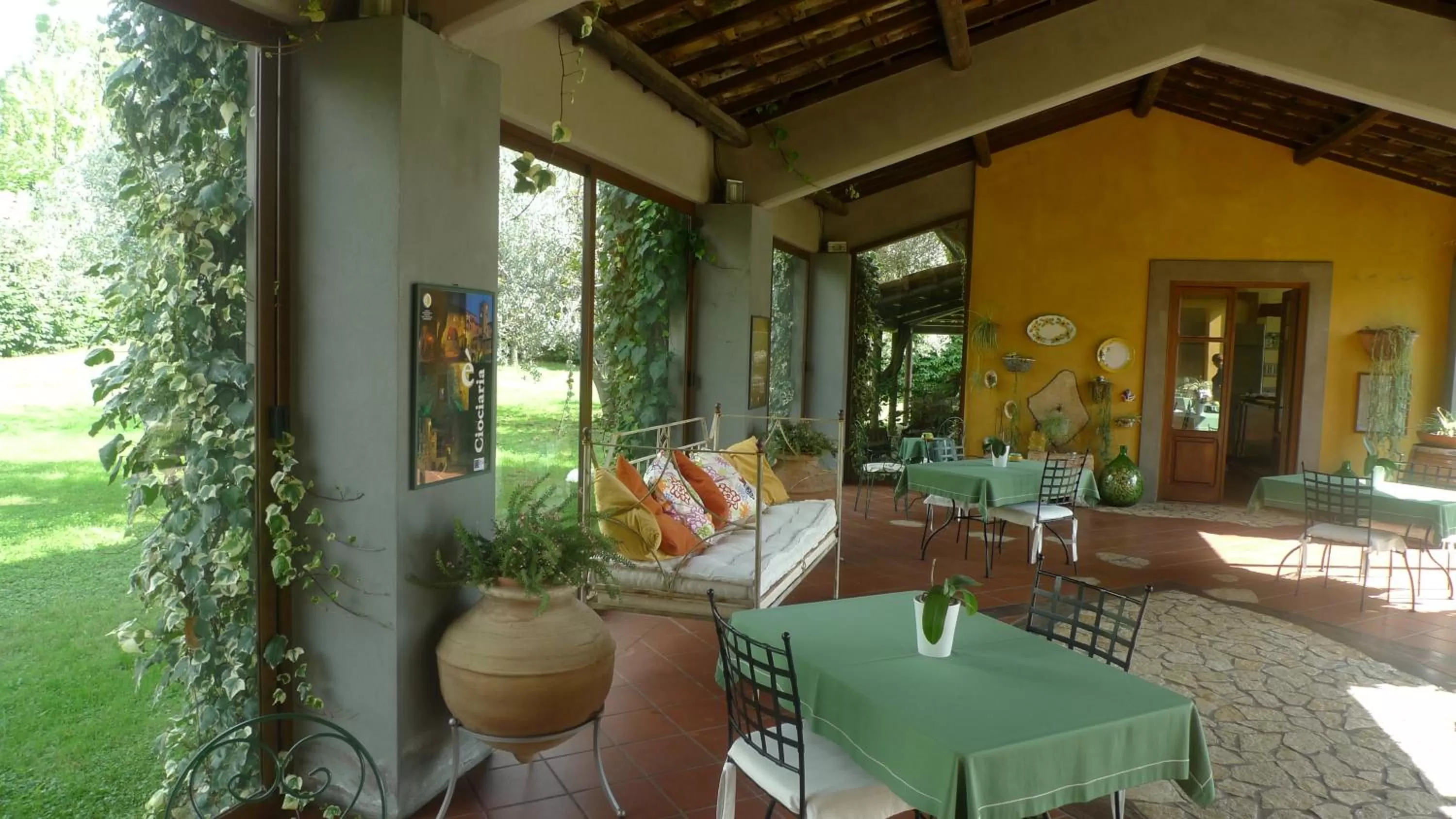 Restaurant/Places to Eat in Le Ninfee