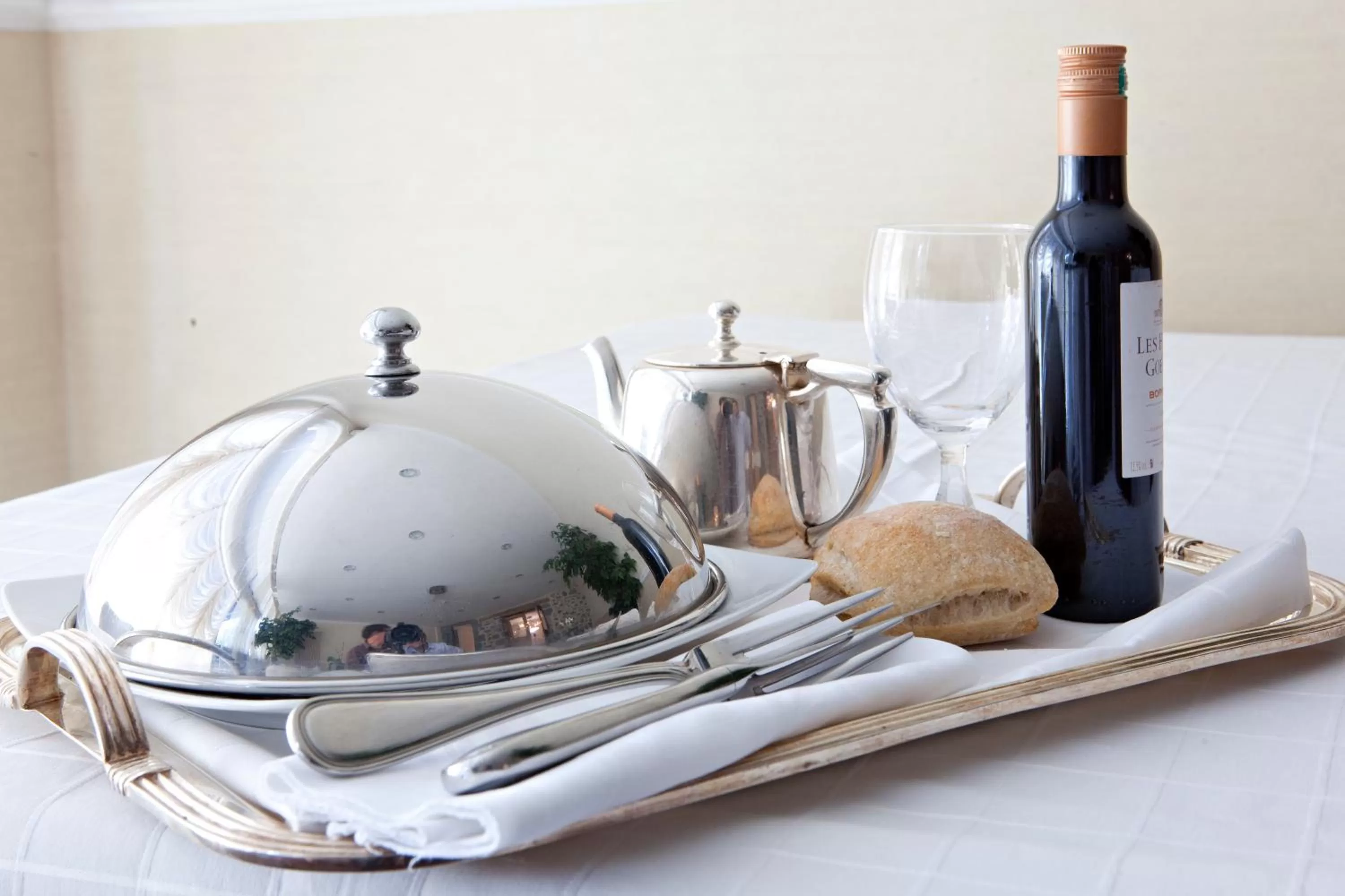 Food in Best Western Grand Hotel de Bordeaux