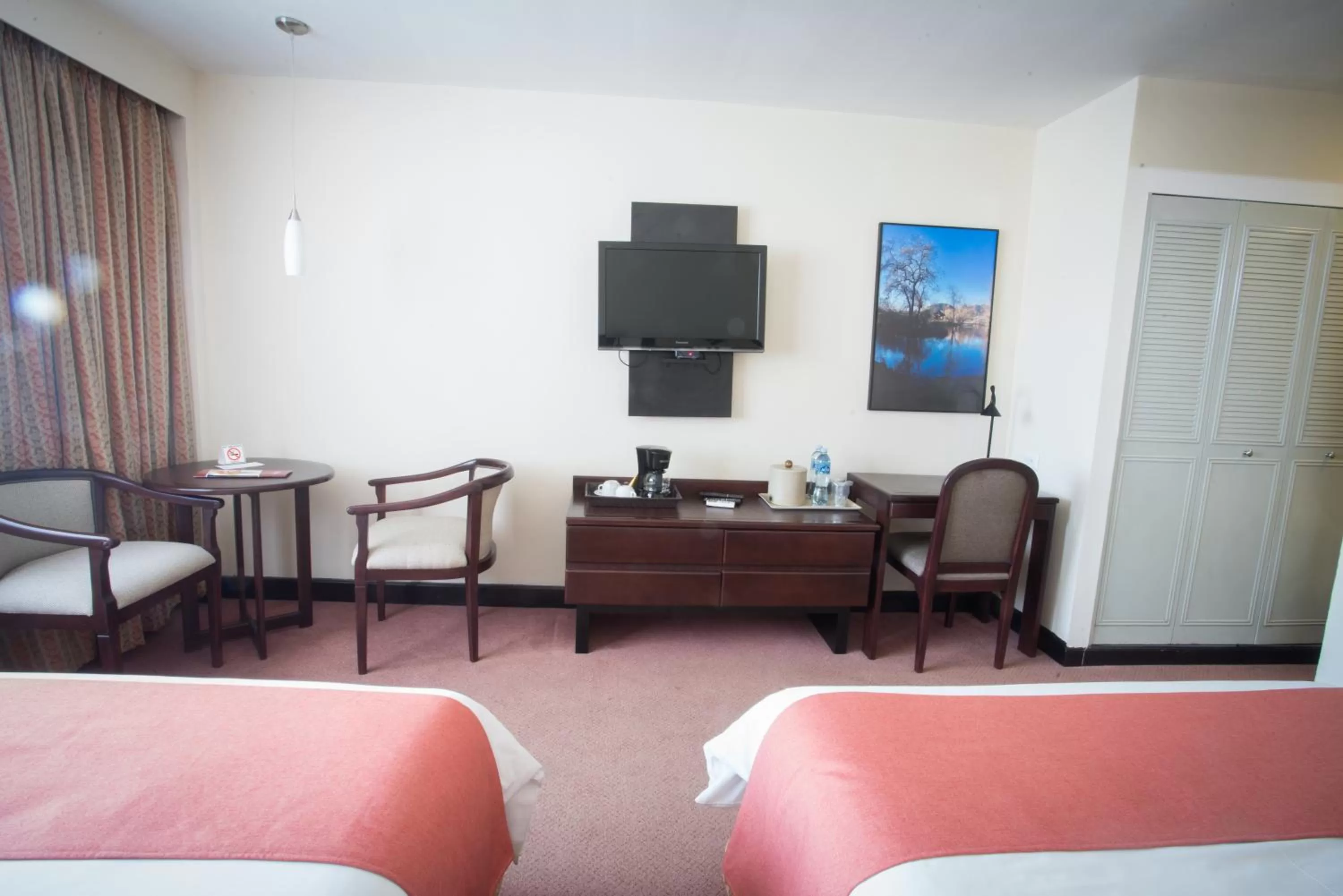 Living room, Bed in Best Western Plus Hotel Terraza