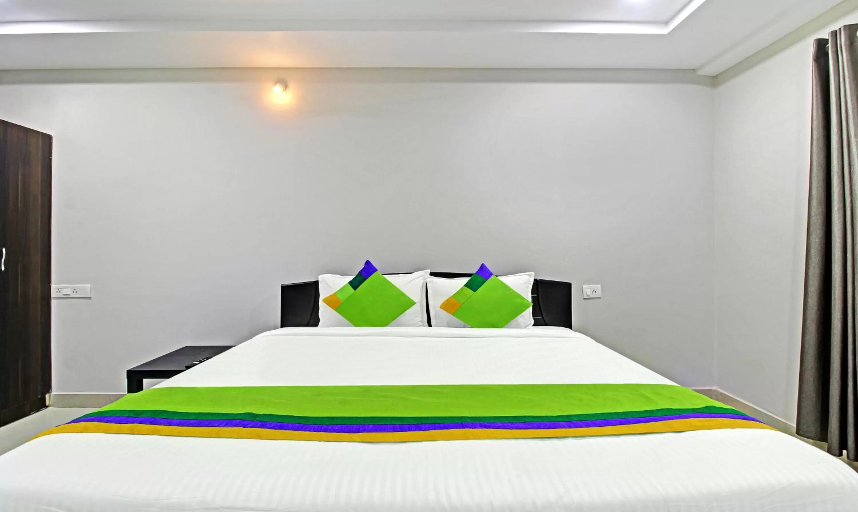 Bedroom, Bed in Itsy Hotels Sunrise Grand, Hitech City