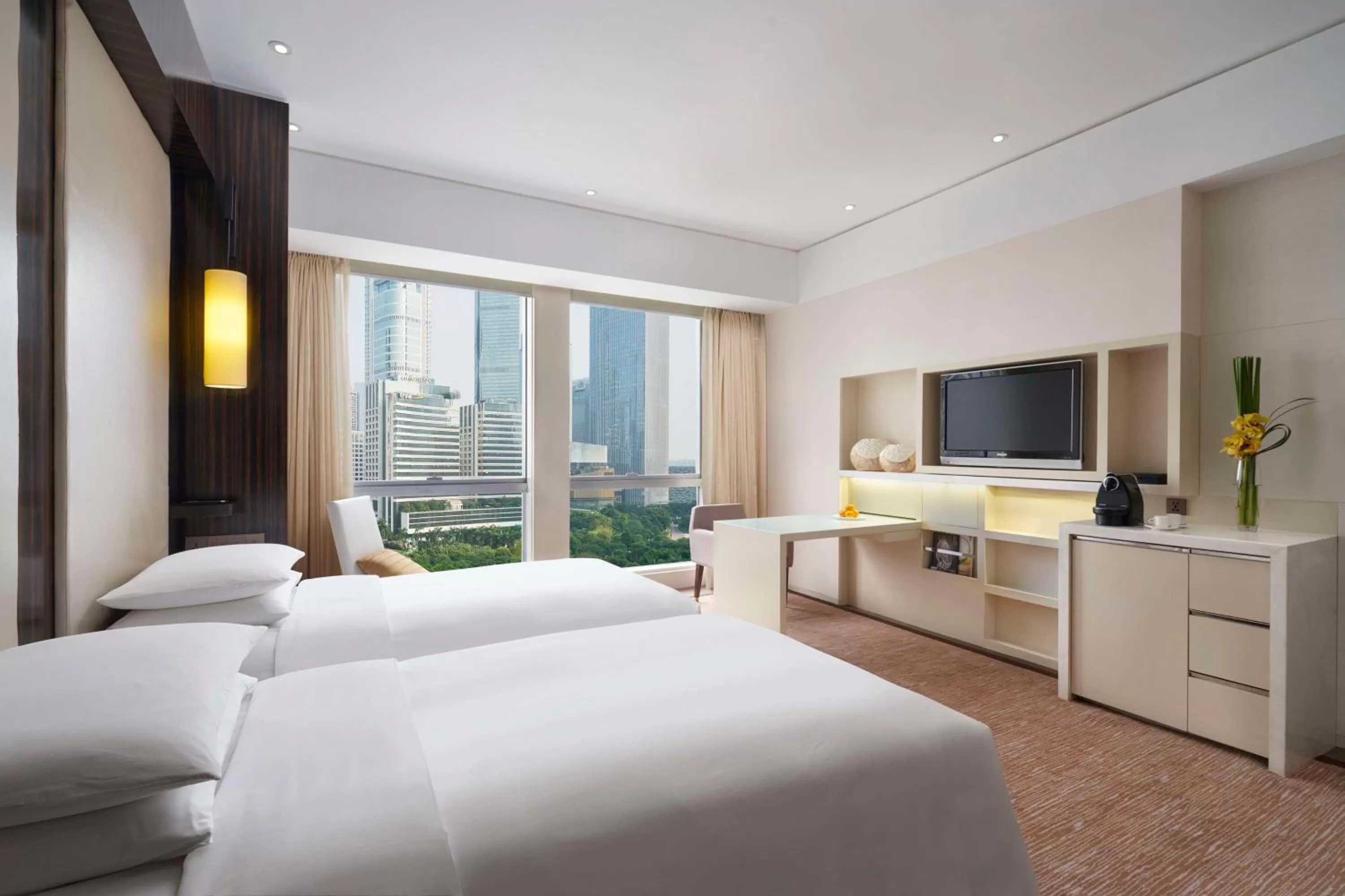 Bedroom, Bed in Grand Hyatt Guangzhou