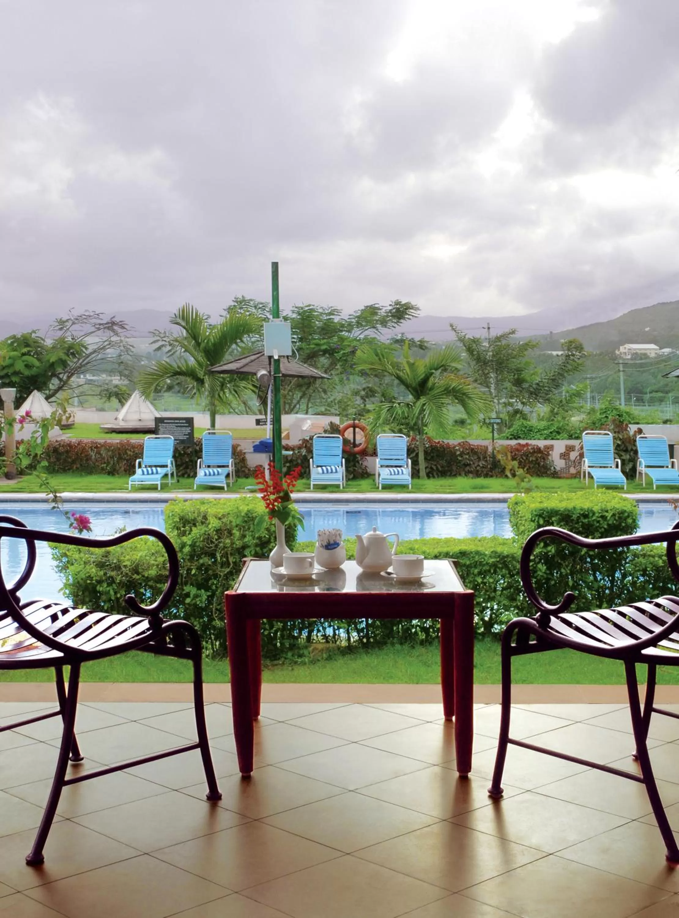 Swimming pool in Gateway Chikmagalur