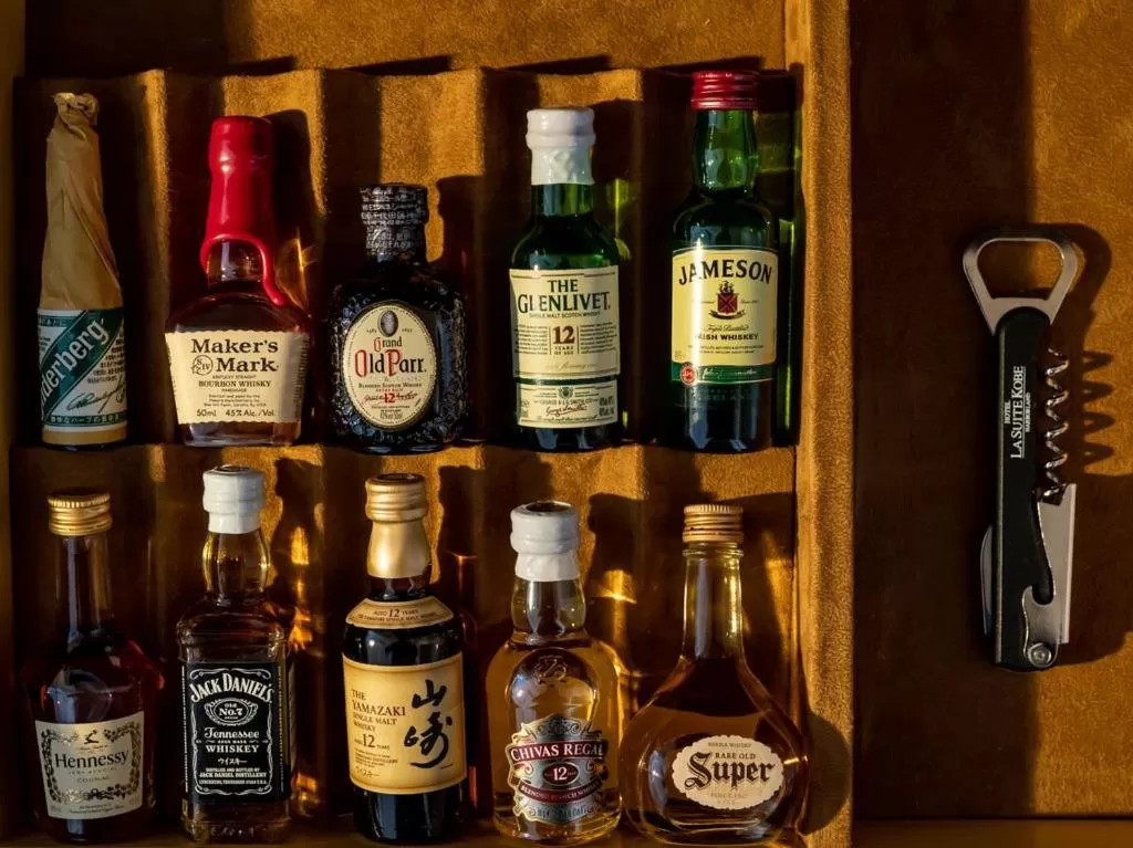 Alcoholic drinks in Hotel La Suite Kobe Harborland