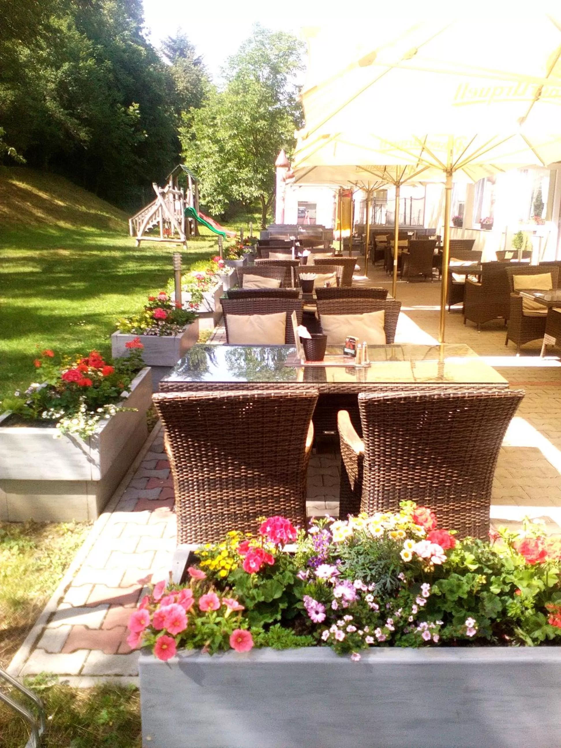Restaurant/places to eat in Hotel Garni
