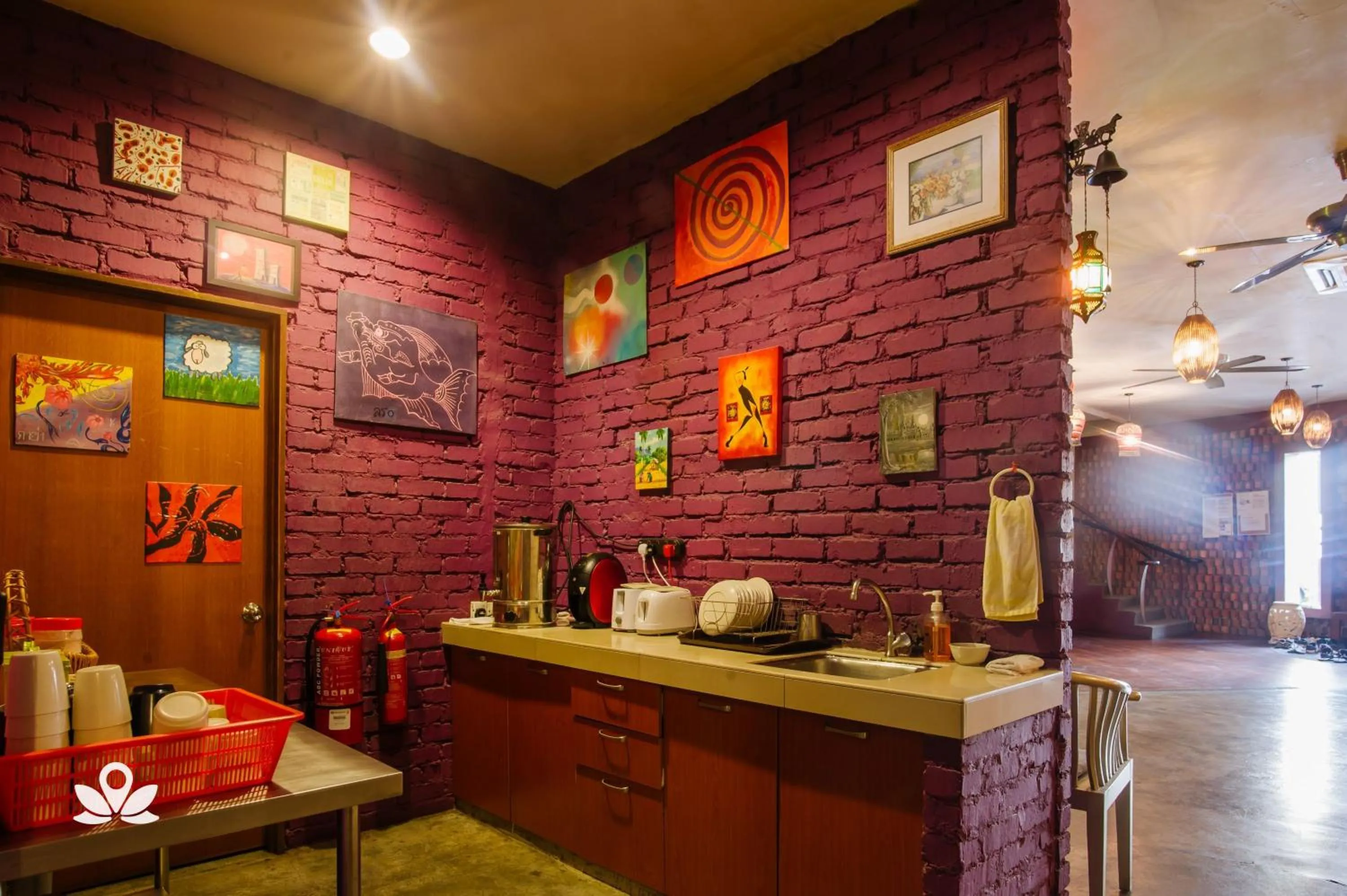 Coffee/tea facilities in The Explorers Guesthouse and Hostel