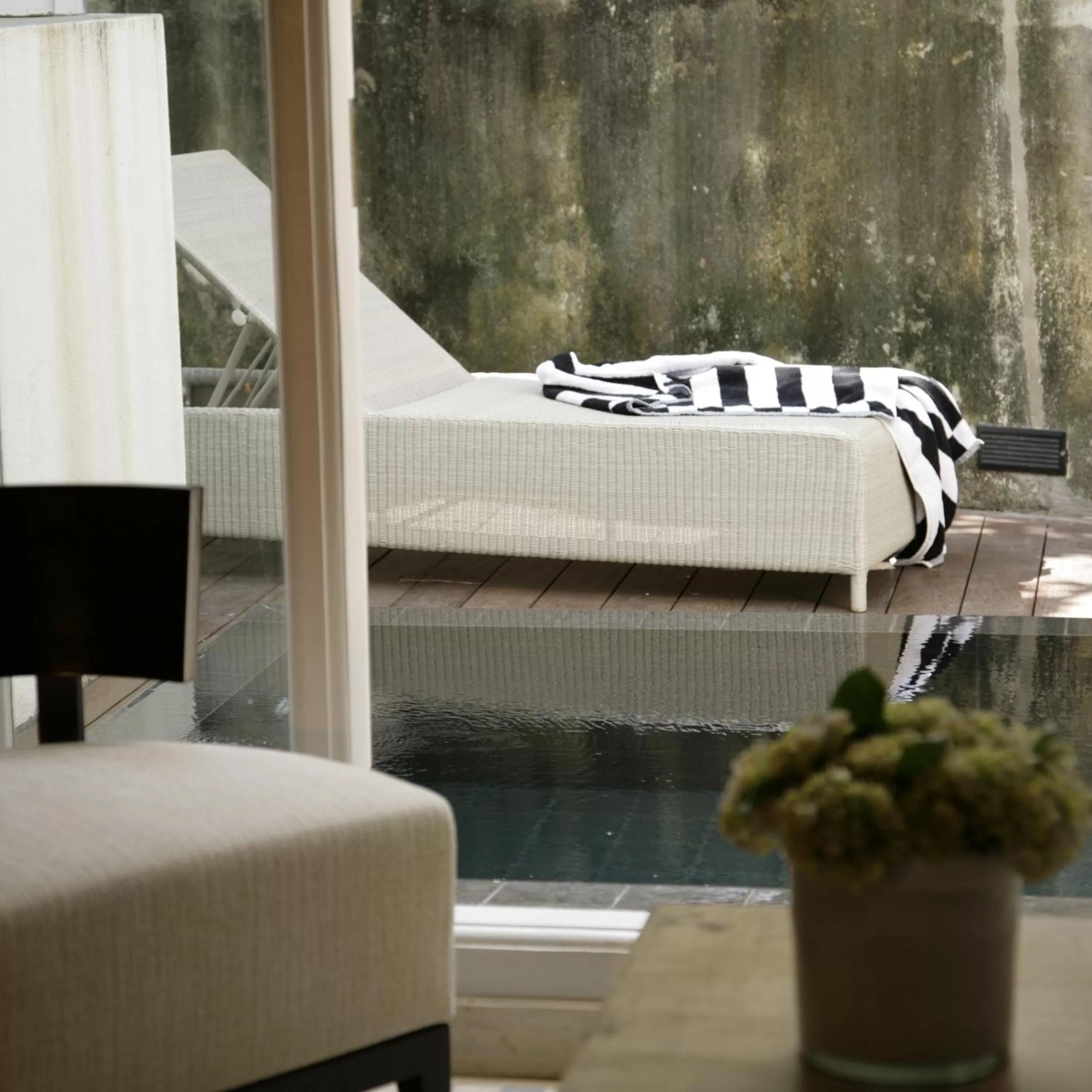 Day in Paradise Road Tintagel Colombo