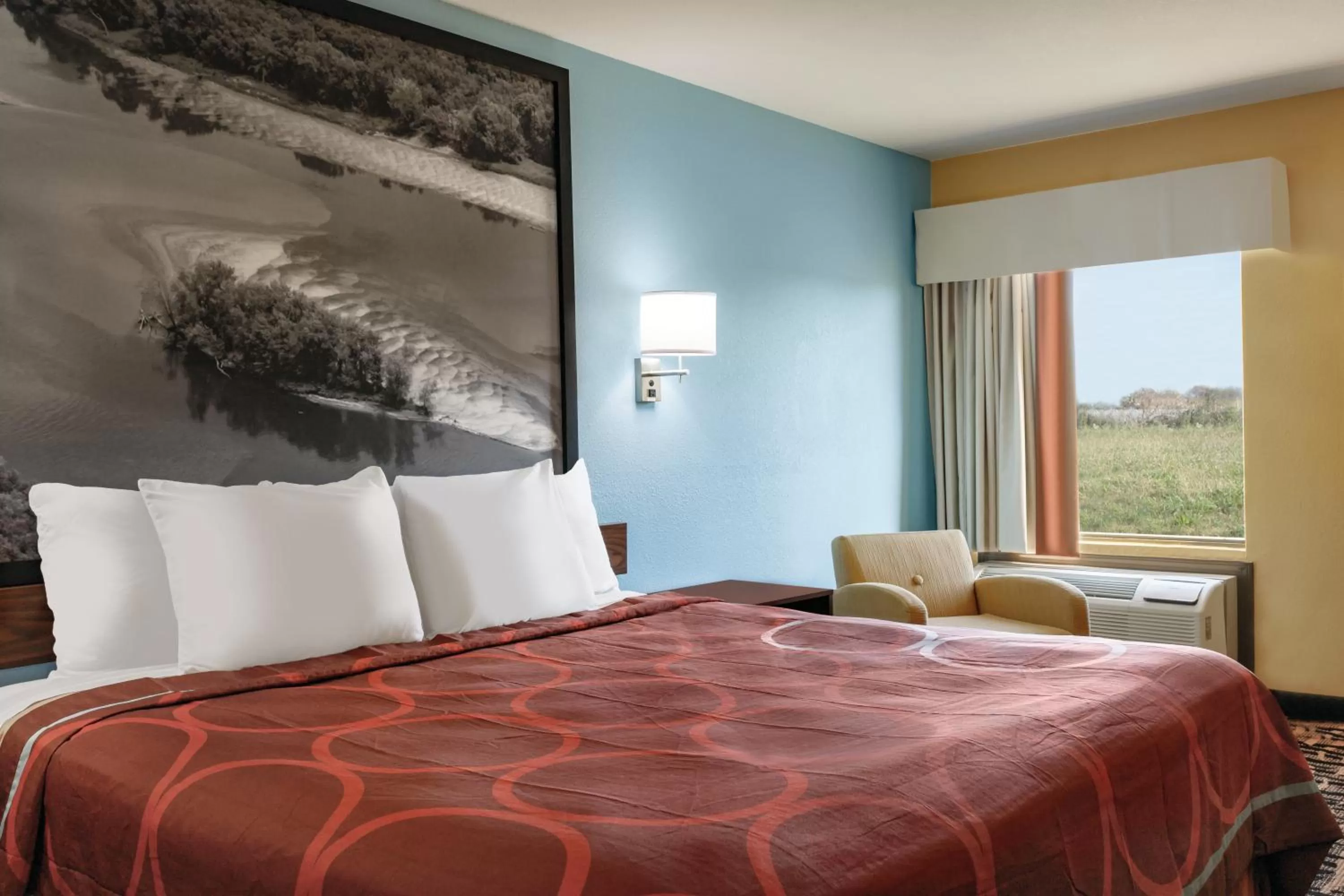 Photo of the whole room in Super 8 by Wyndham Olive Branch