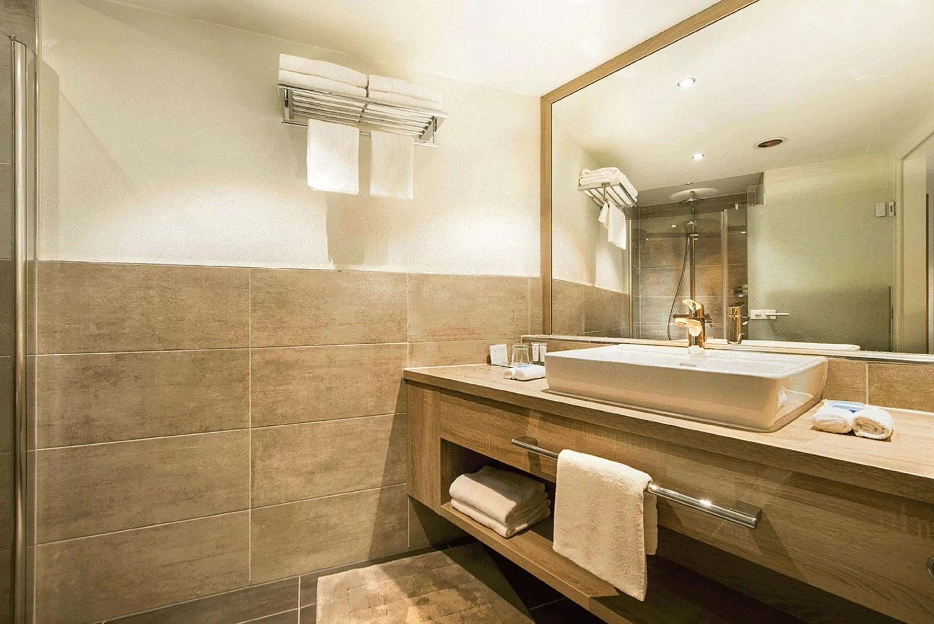 Bathroom in Wyndham Grand Salzburg Conference Centre