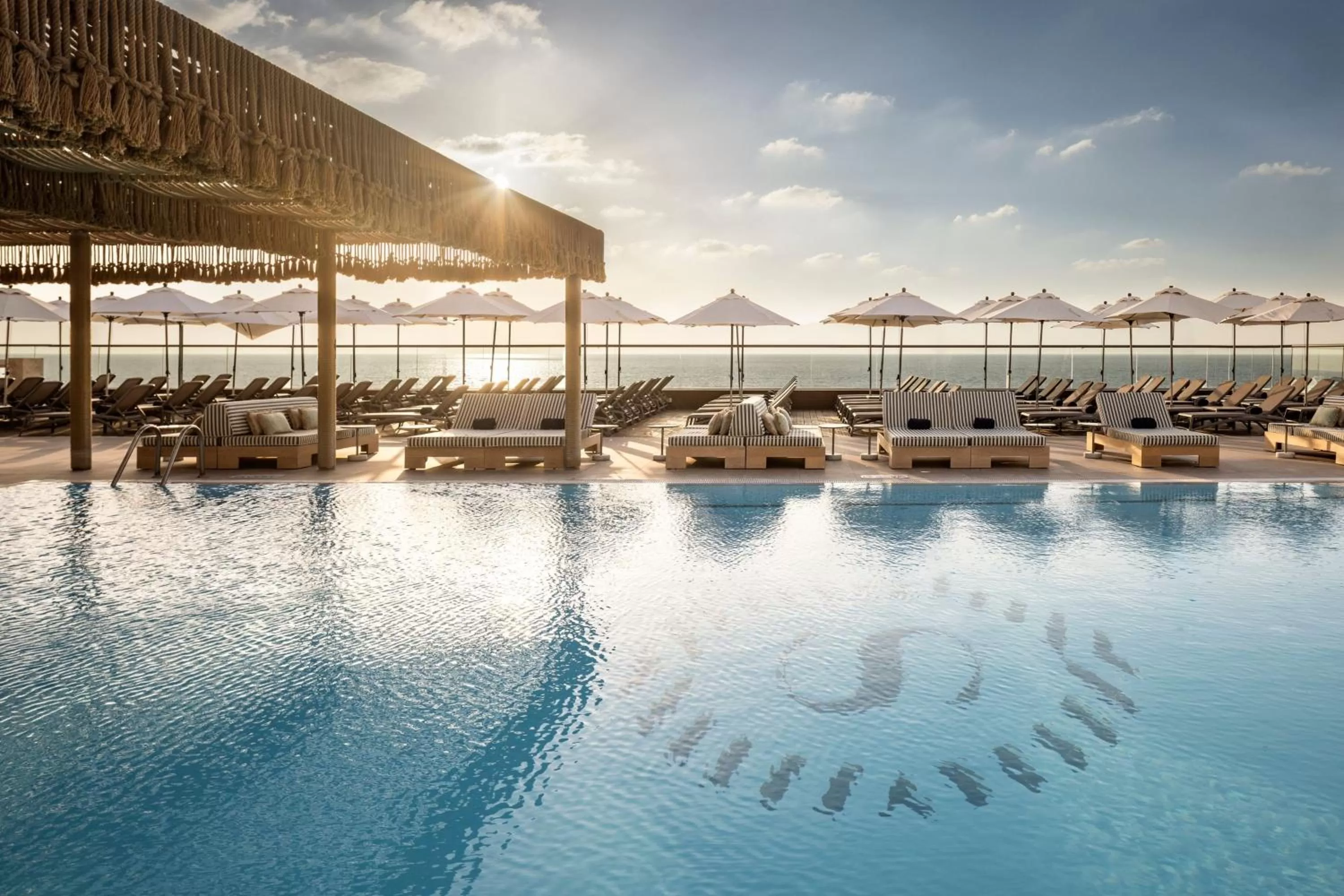 Swimming pool in Sheraton Grand Tel Aviv