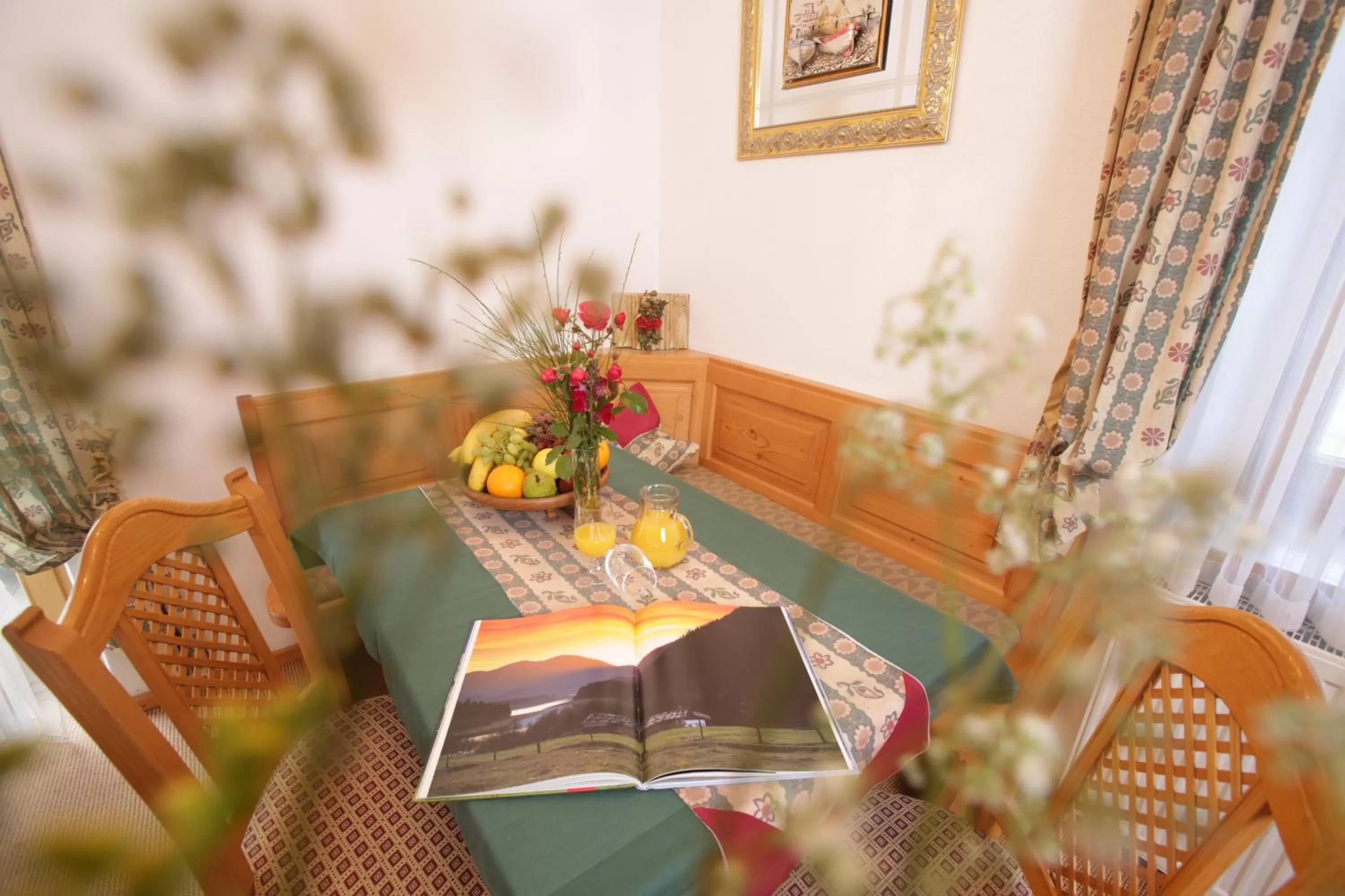 Photo of the whole room, Restaurant/Places to Eat in Theresenhof