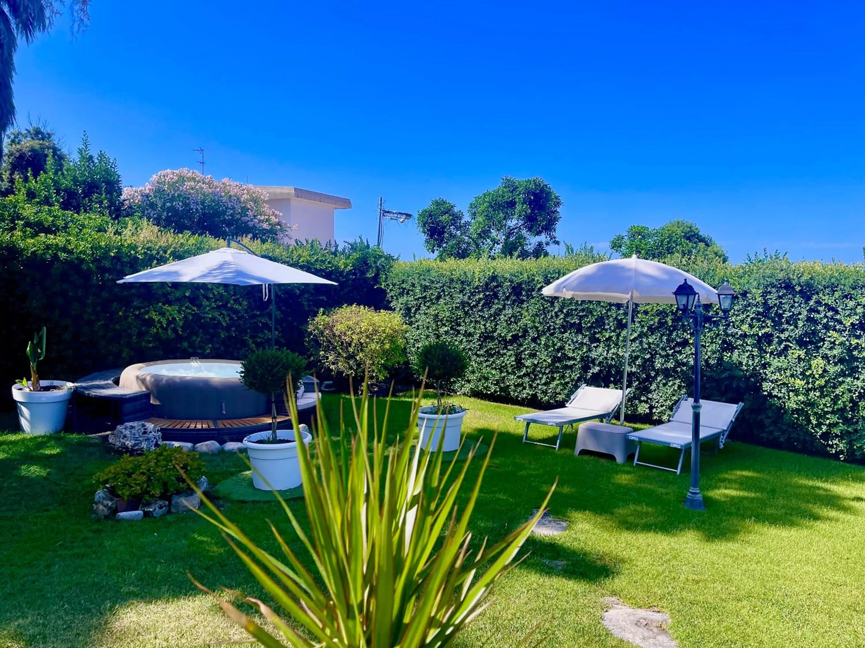 Garden view, Garden in Villa Pignatelli