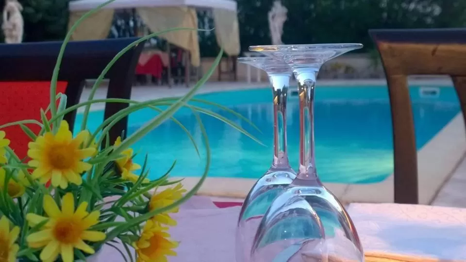 Restaurant/places to eat, Swimming Pool in Grikò Country Hotel