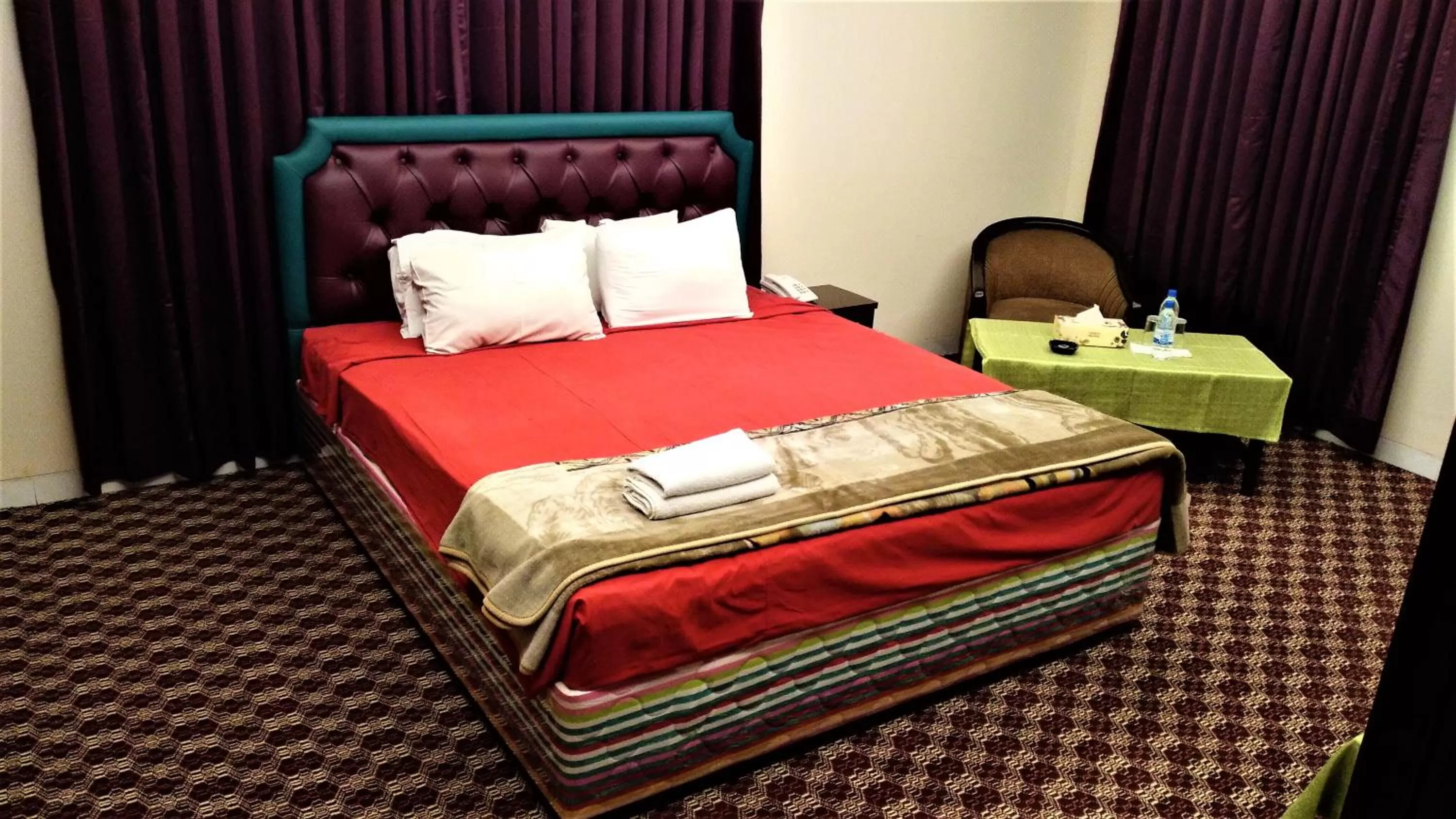 Photo of the whole room, Bed in Center Point Apartment