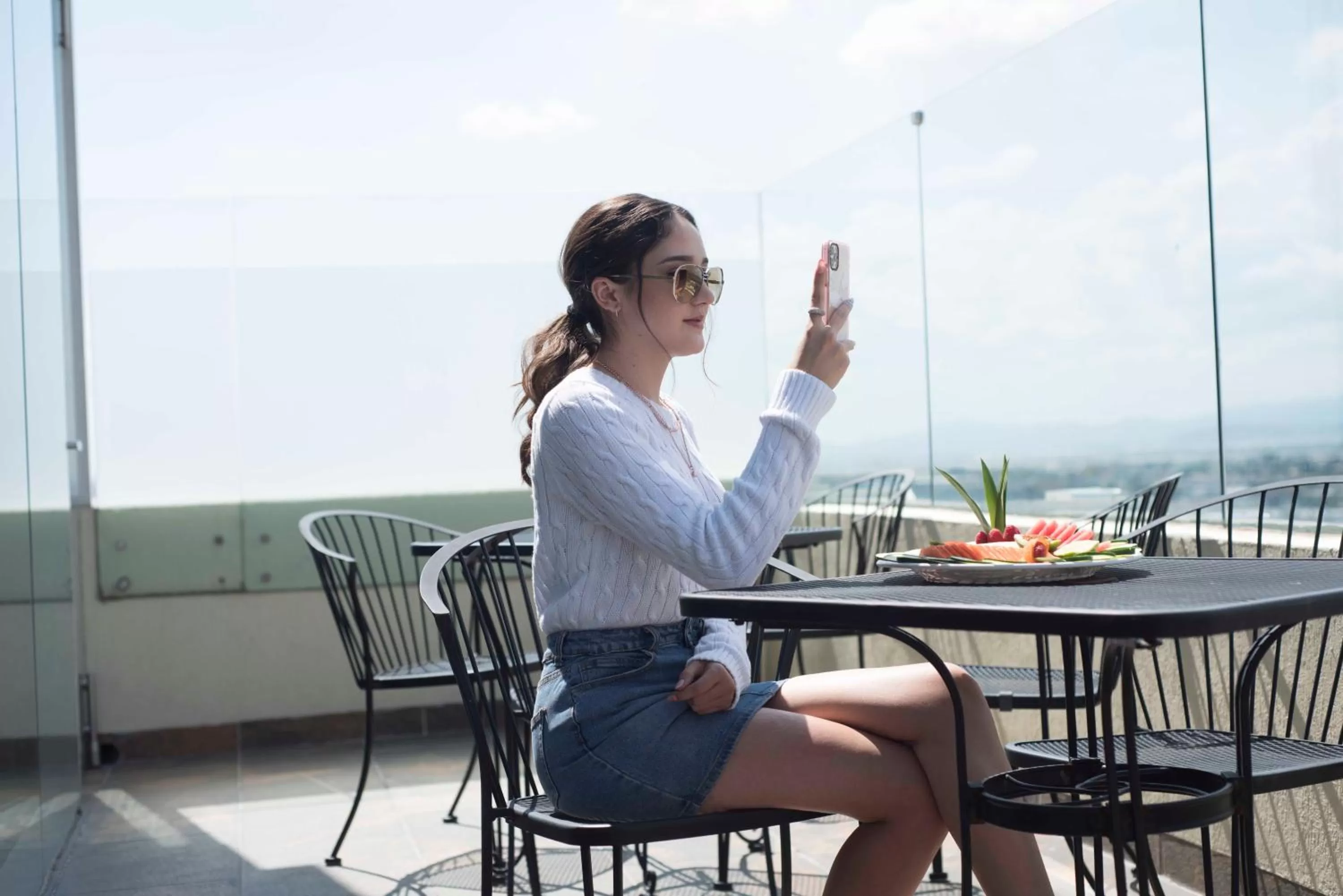 Meals in Crown Victoria Hotel