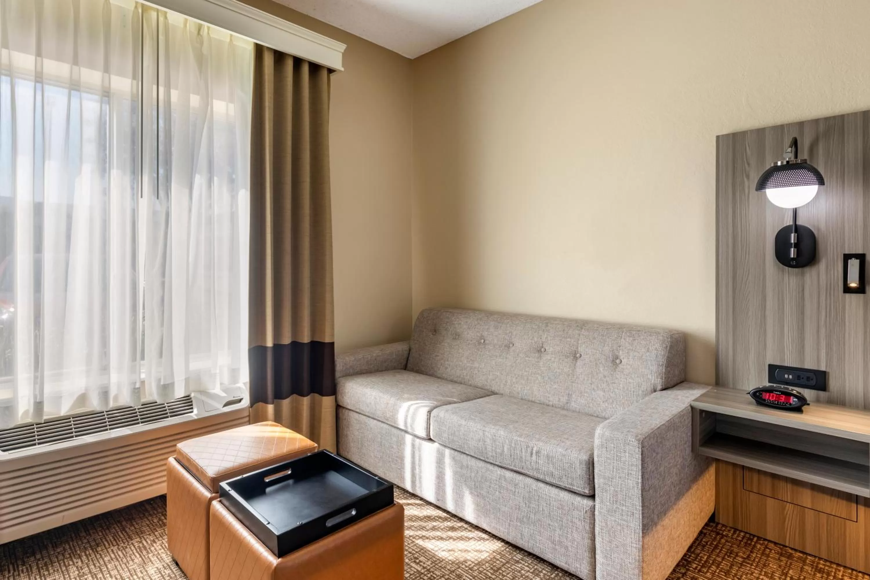 Seating area in Comfort Inn & Suites North Dallas-Addison