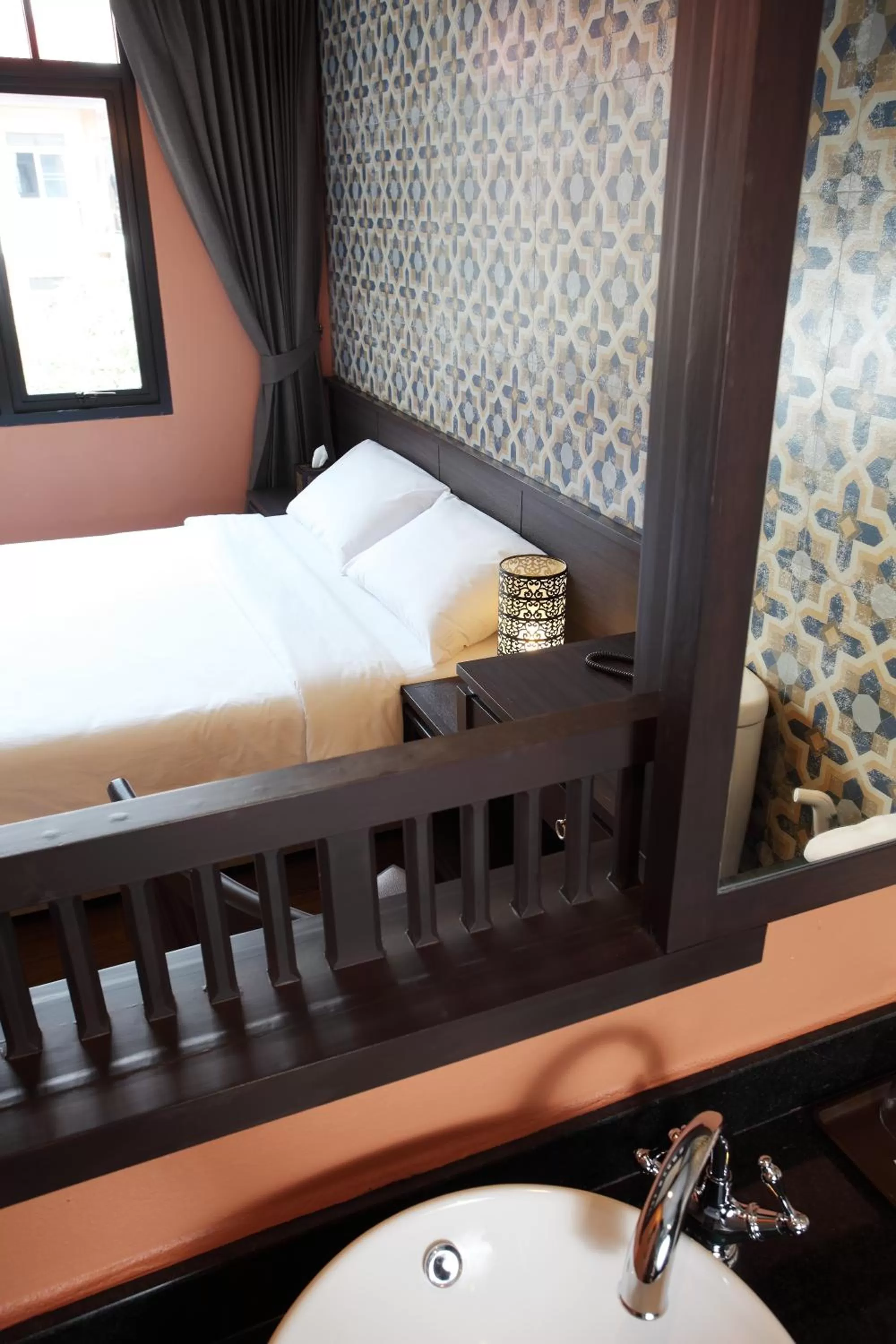 Bed in Rambuttri Village Plaza