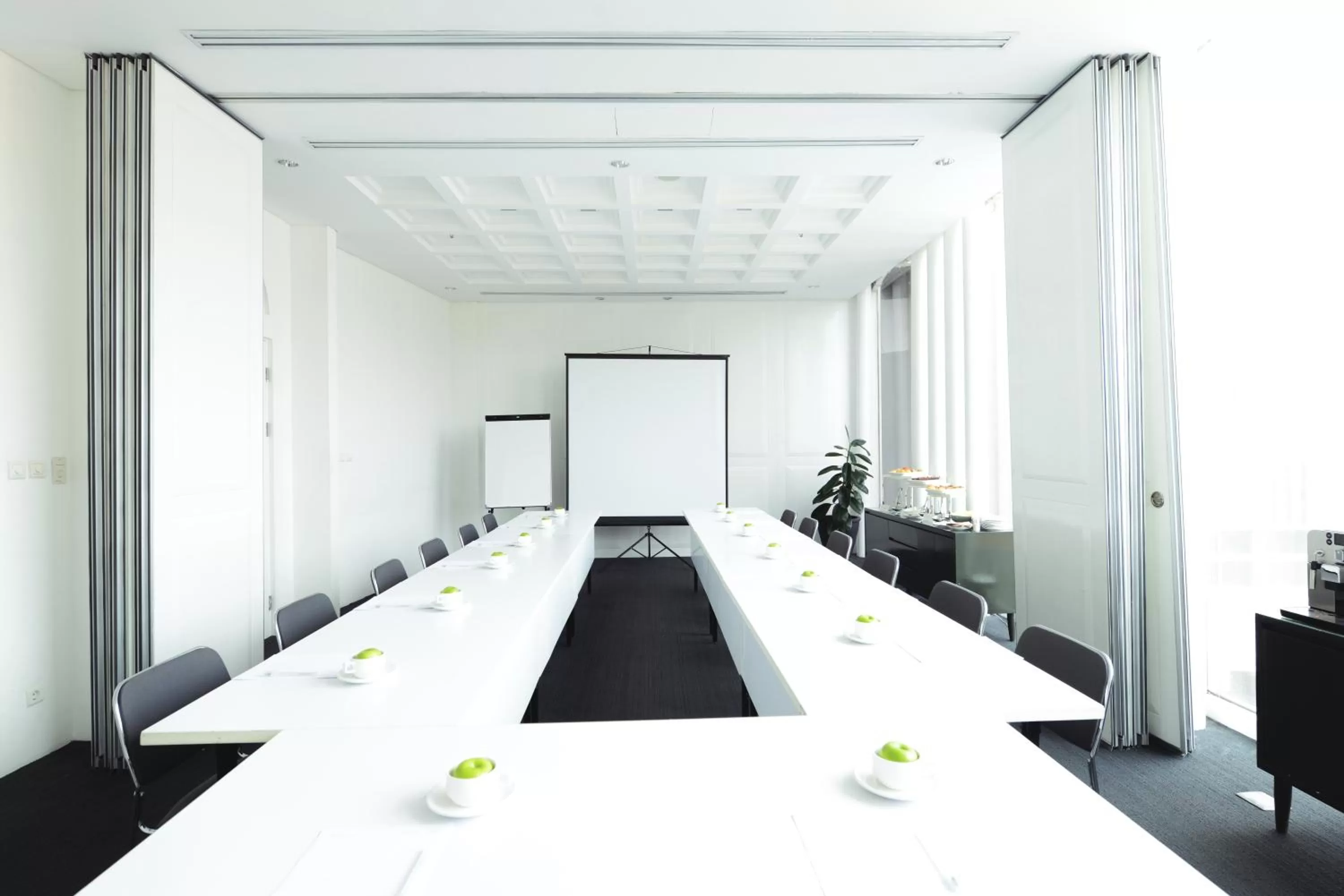 Business facilities in Morrissey Hotel