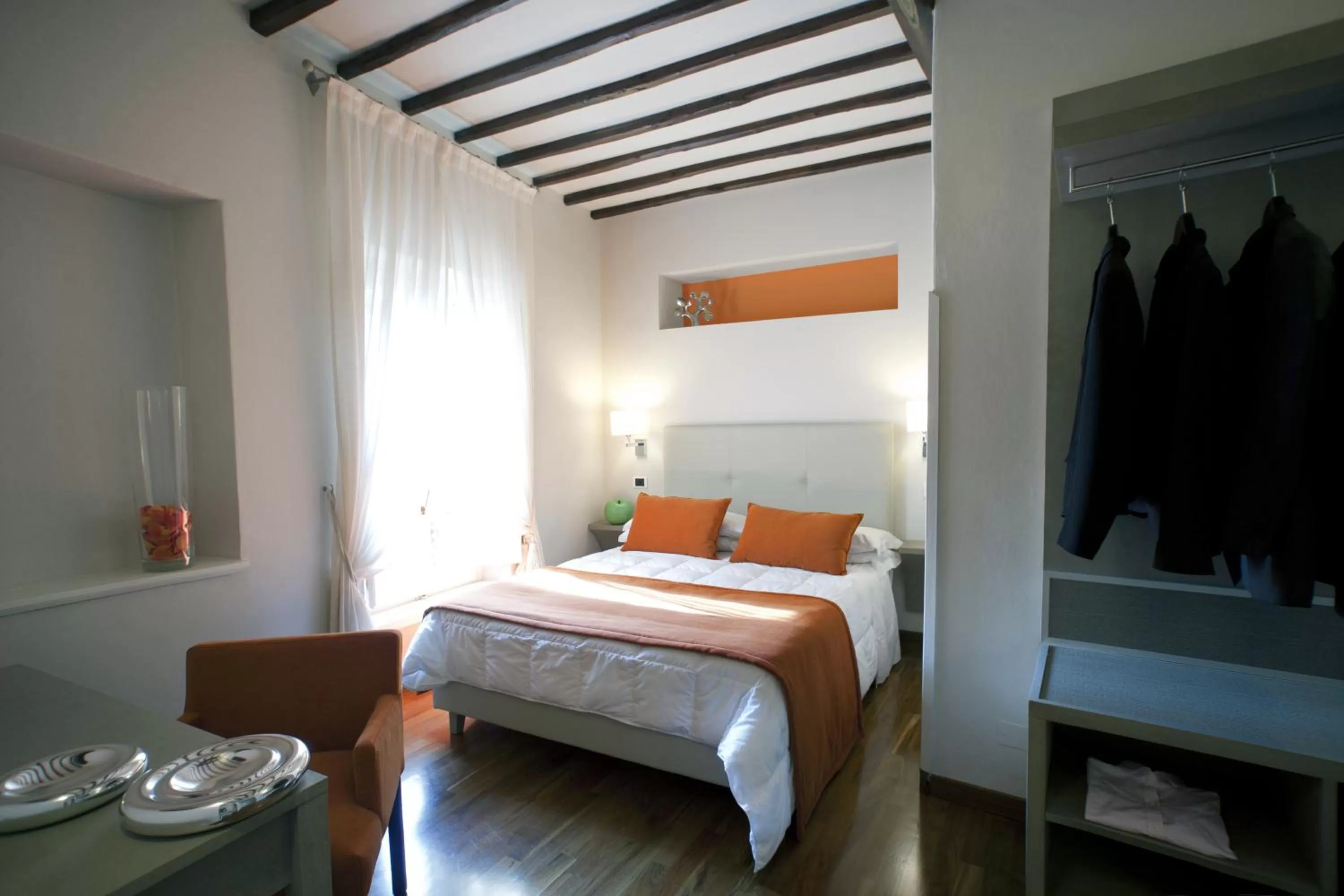 Photo of the whole room, Bed in Hotel Charleston