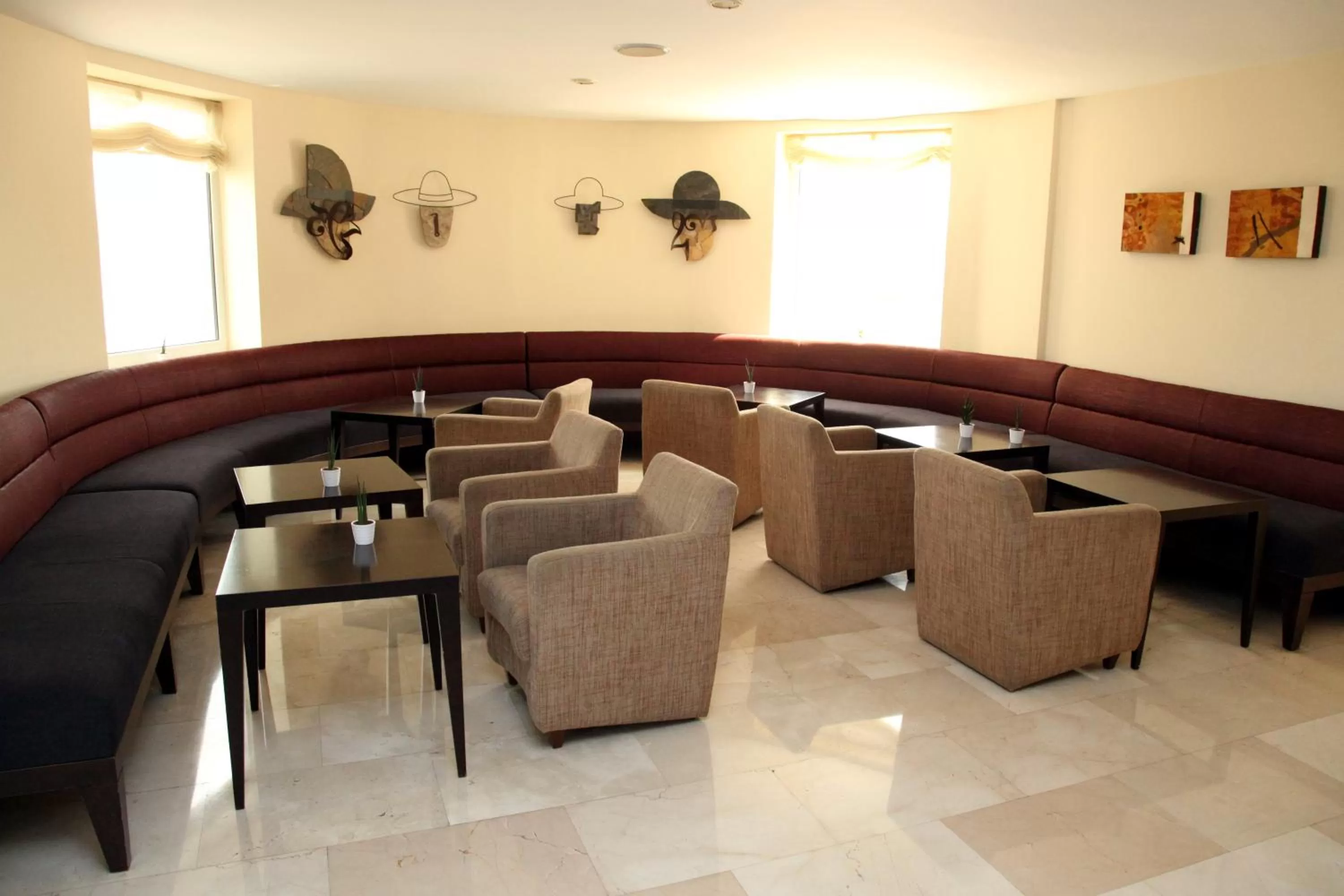 Lounge or bar in Hotel URH Palacio de Oriol
