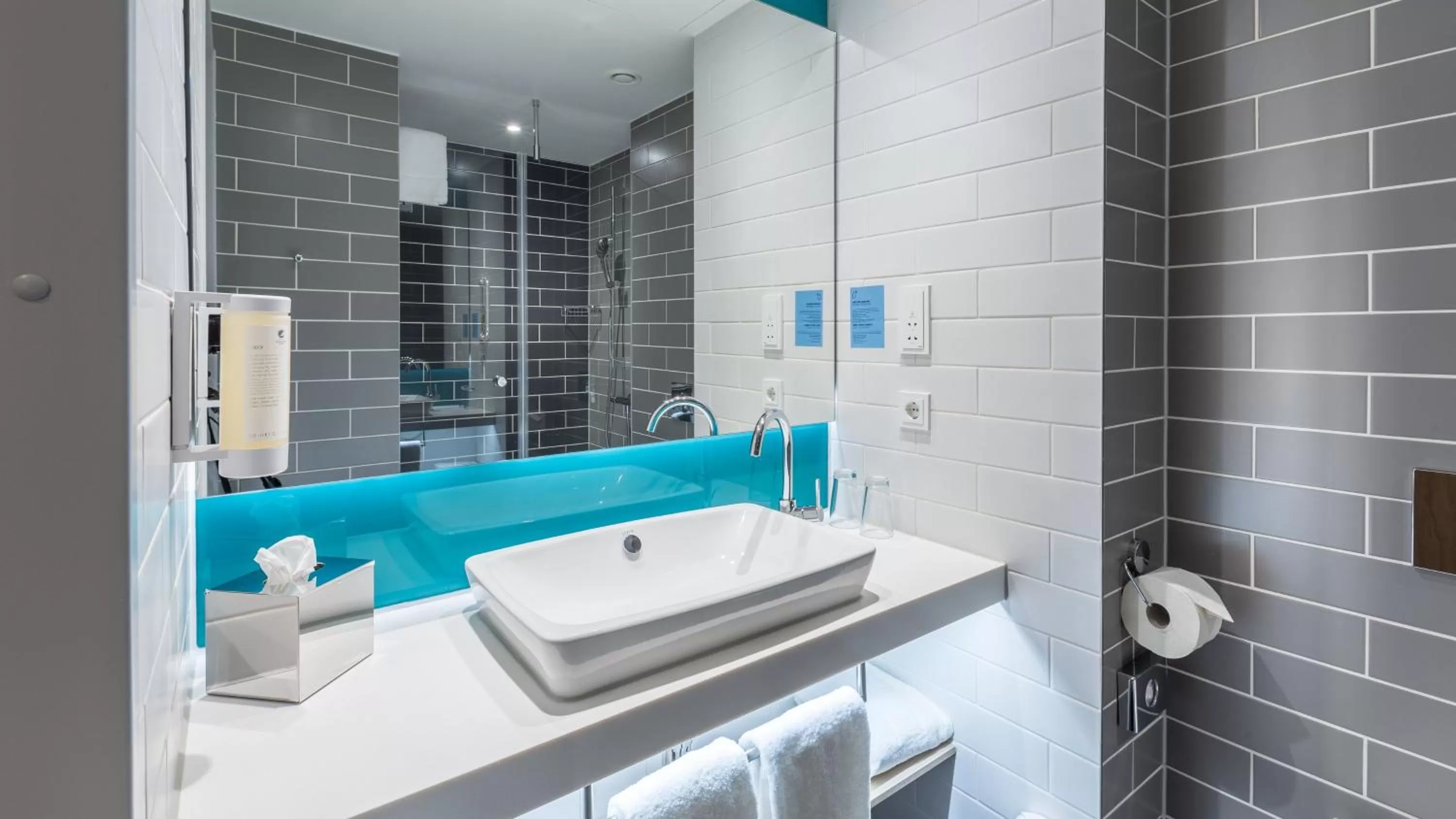 Bathroom in Holiday Inn Express - Wuppertal - Hauptbahnhof by IHG