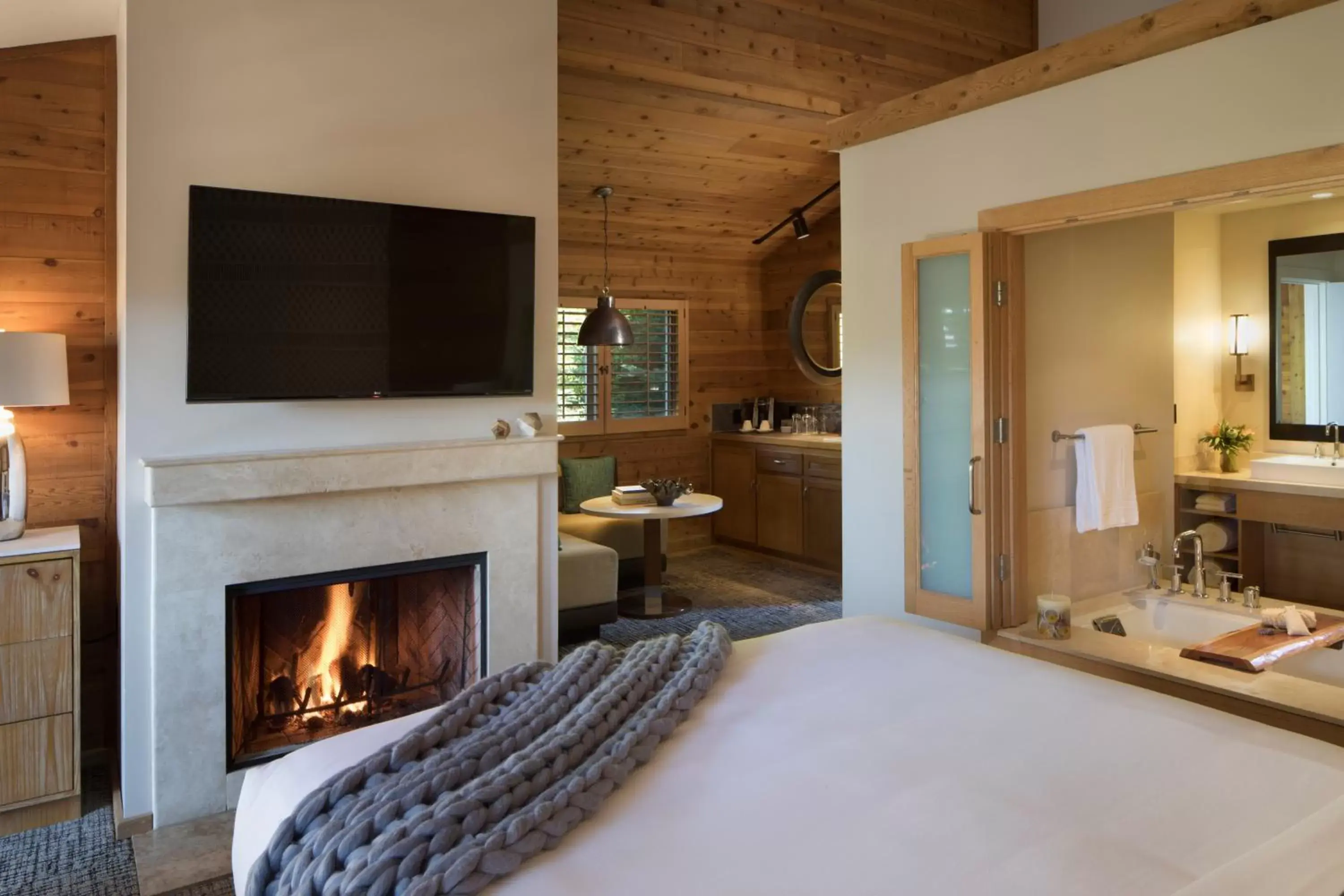 Deluxe King Room with Fireplace in Alila Ventana Big Sur - Inclusive Resort Deluxe King Room with Fireplace in Alila Ventana Big Sur - Inclusive Resort