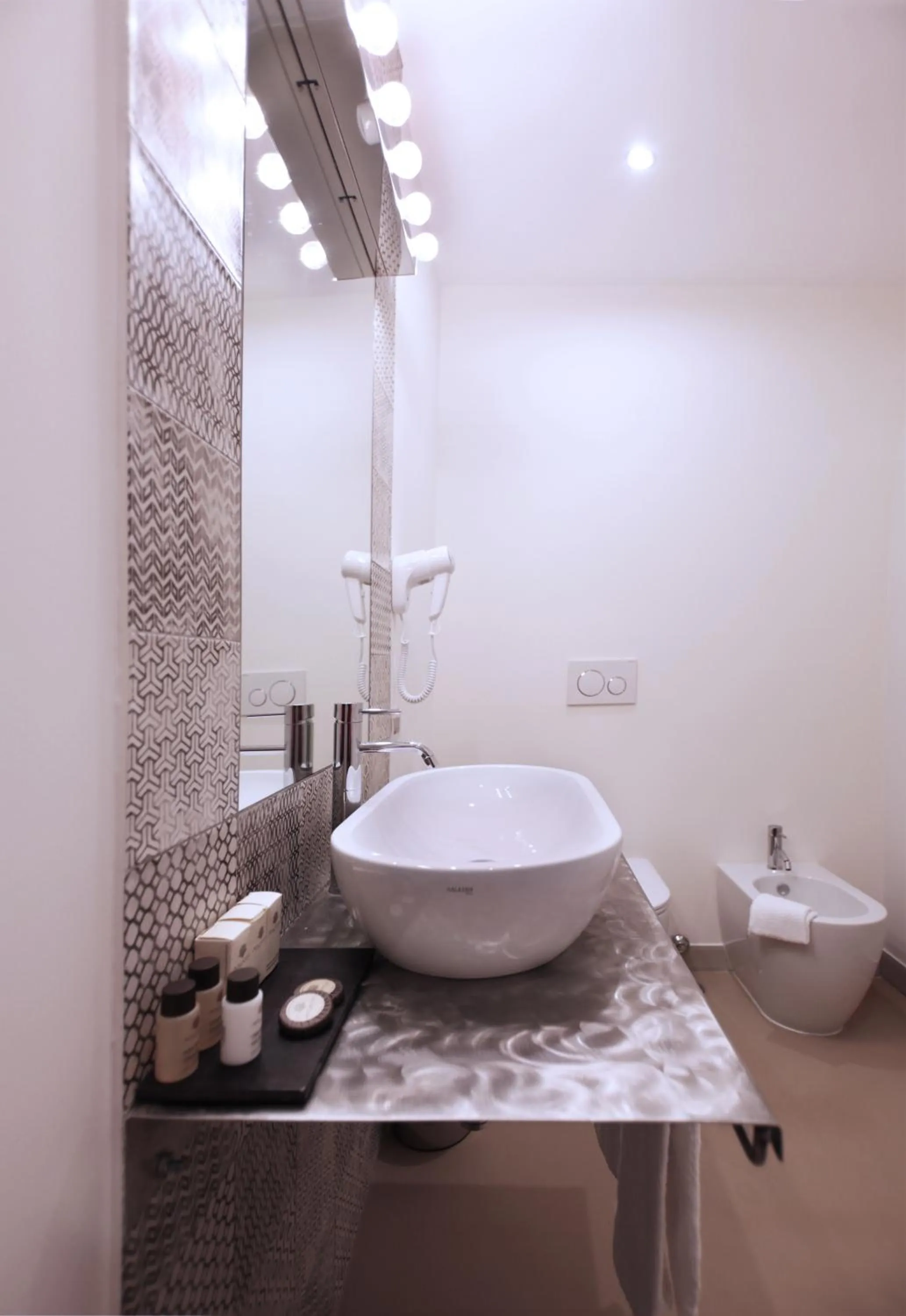 Bathroom in Trevi Contemporary Suite
