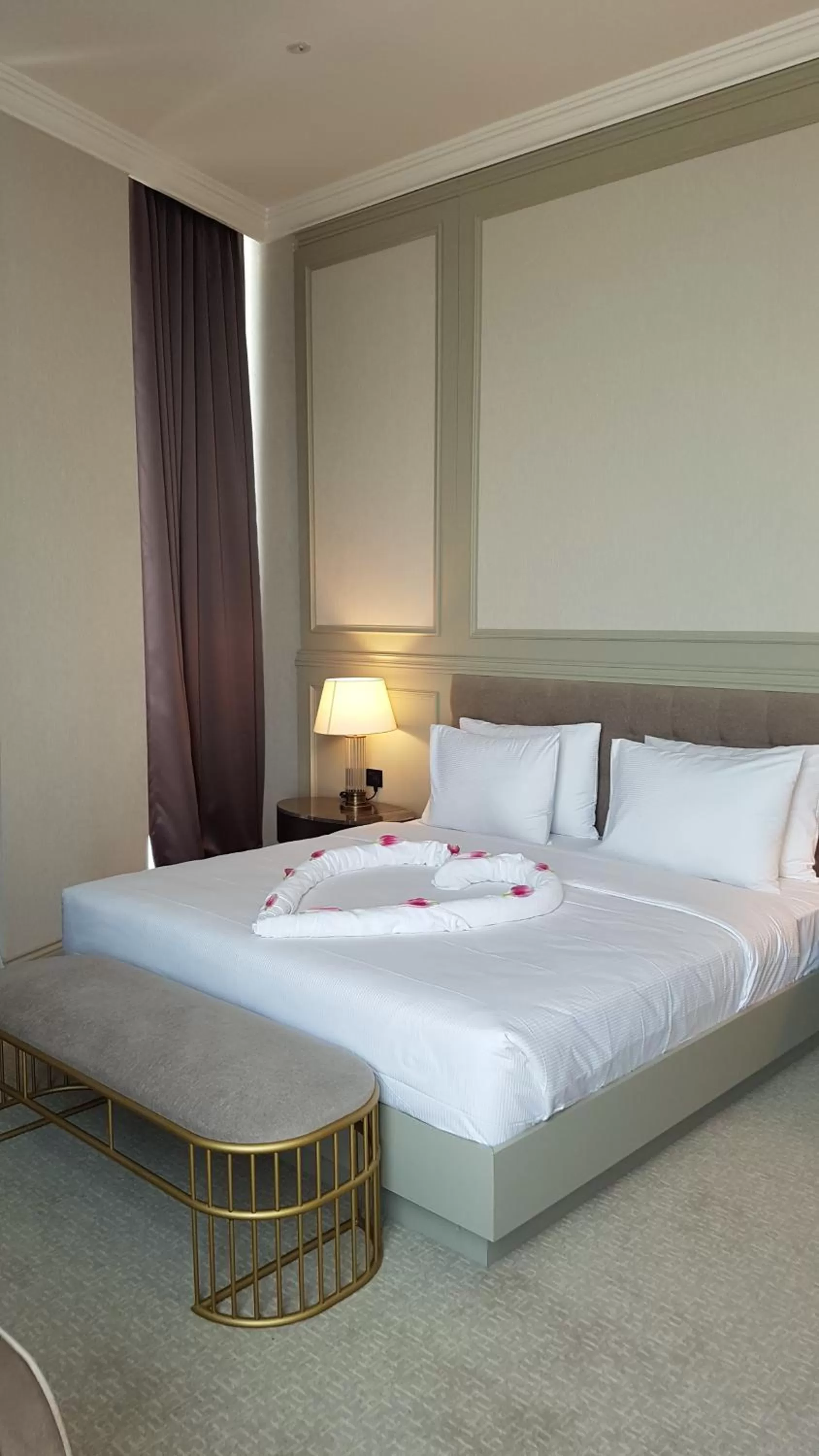 Bed in Horizon Manor Hotel