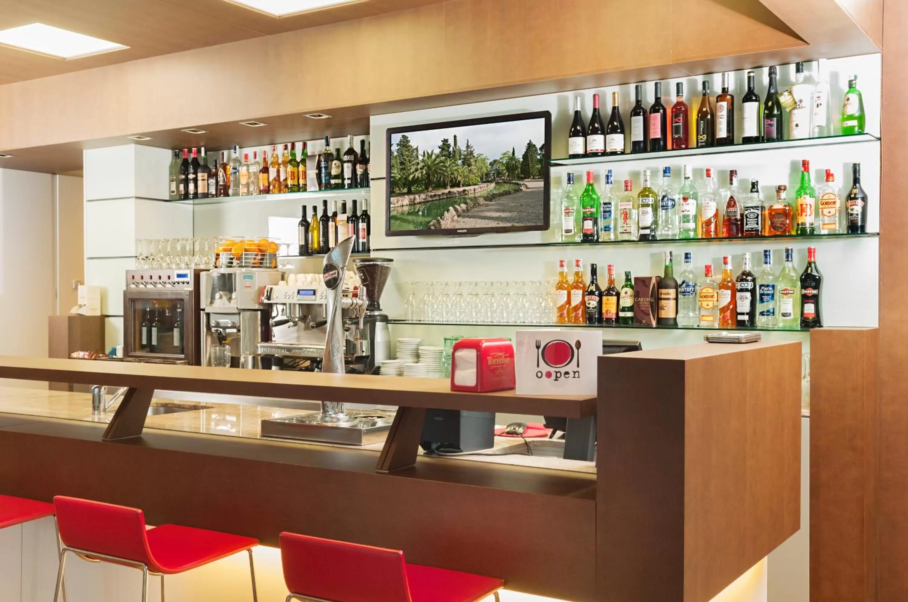 Lounge or bar in Ibis Lleida