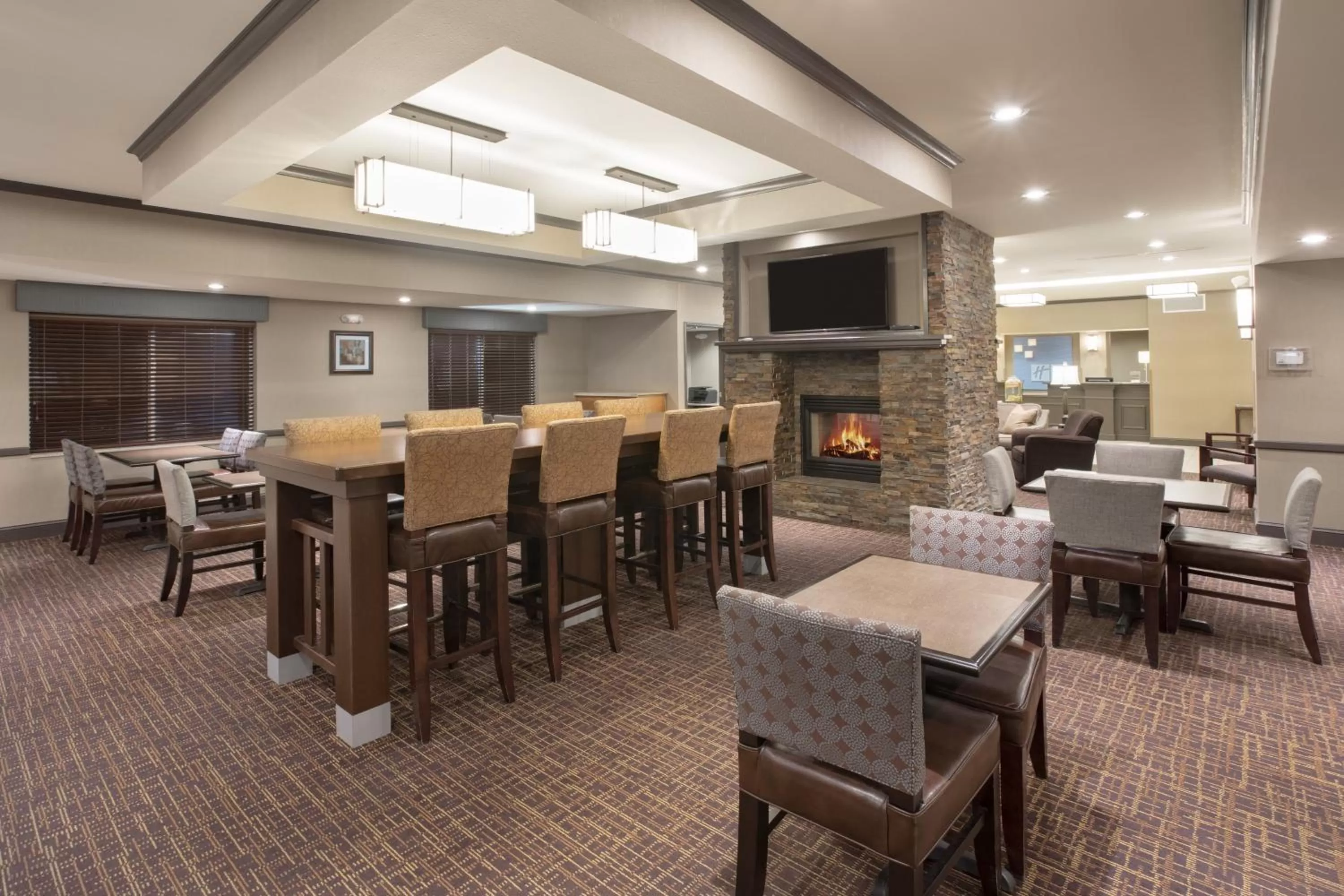 Breakfast in Holiday Inn Express & Suites Yankton by IHG