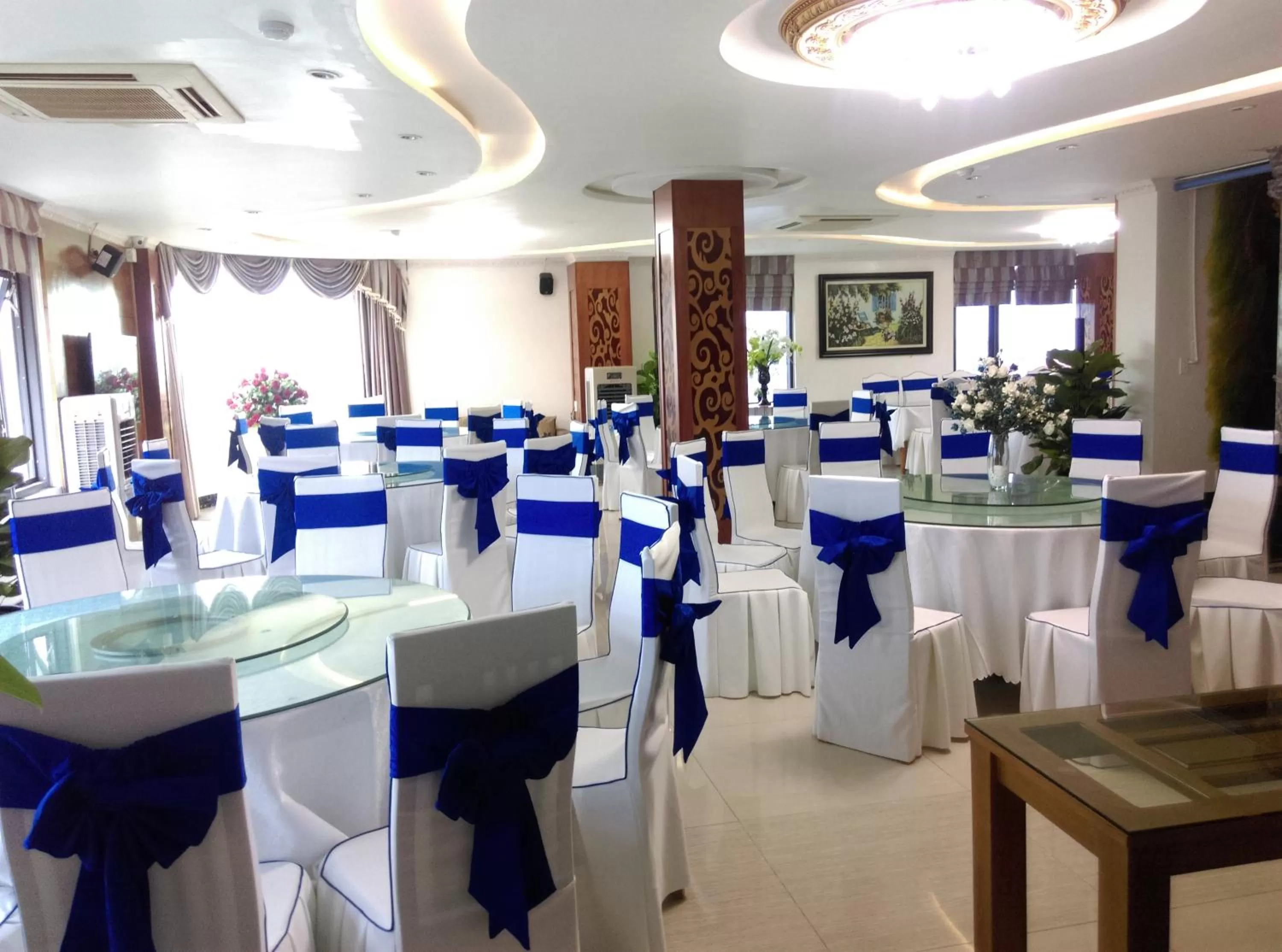 Restaurant/places to eat in Golden Thai binh Hotel