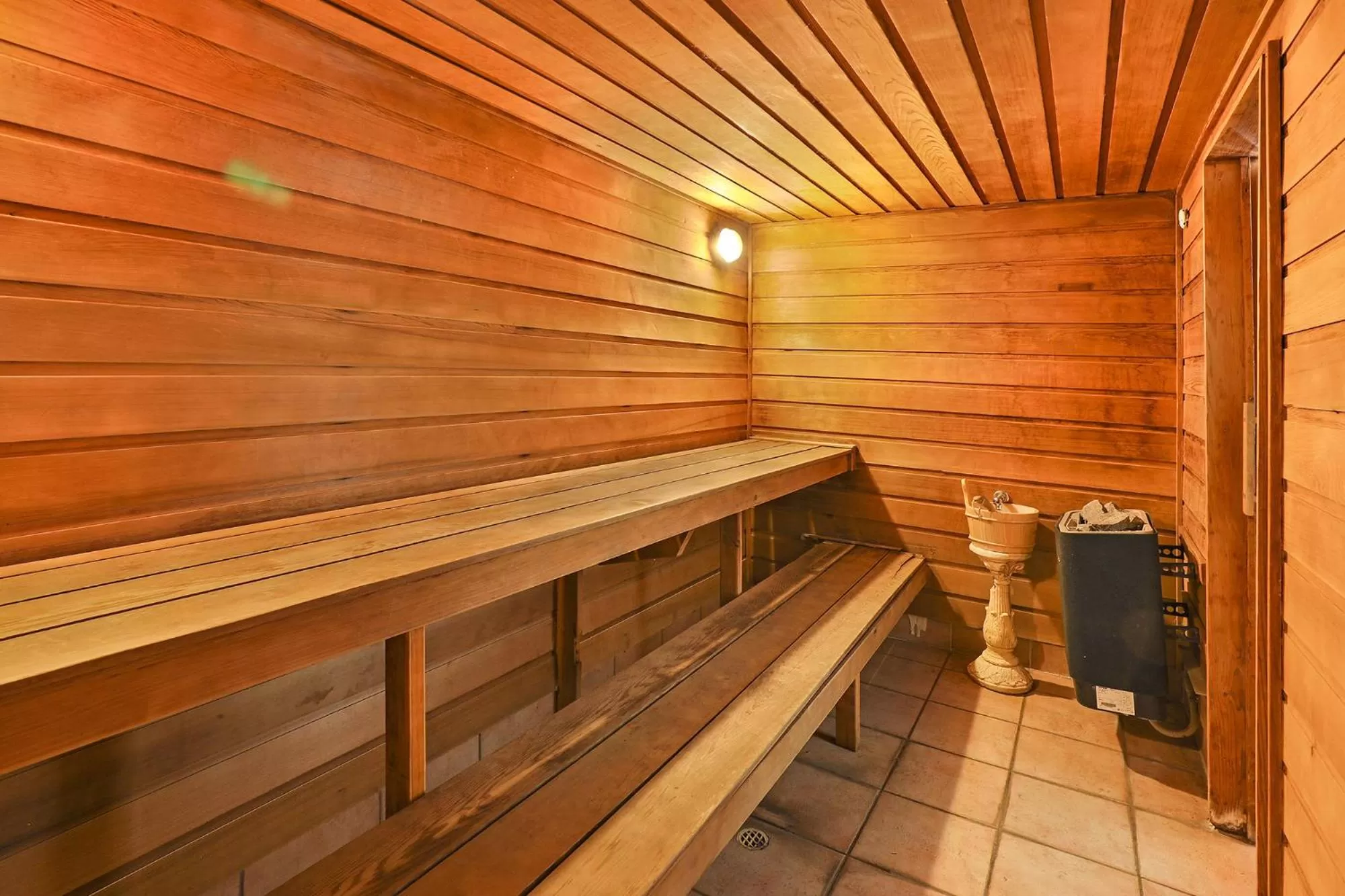Sauna in Beachside Resort Kawana Waters